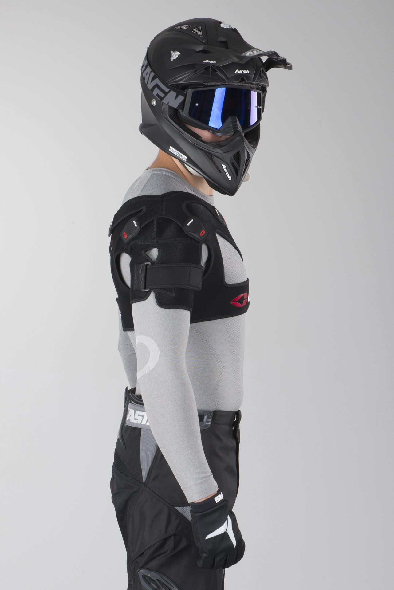 EVS SB03 Shoulder Protection Now 20 Savings 24mx.eu