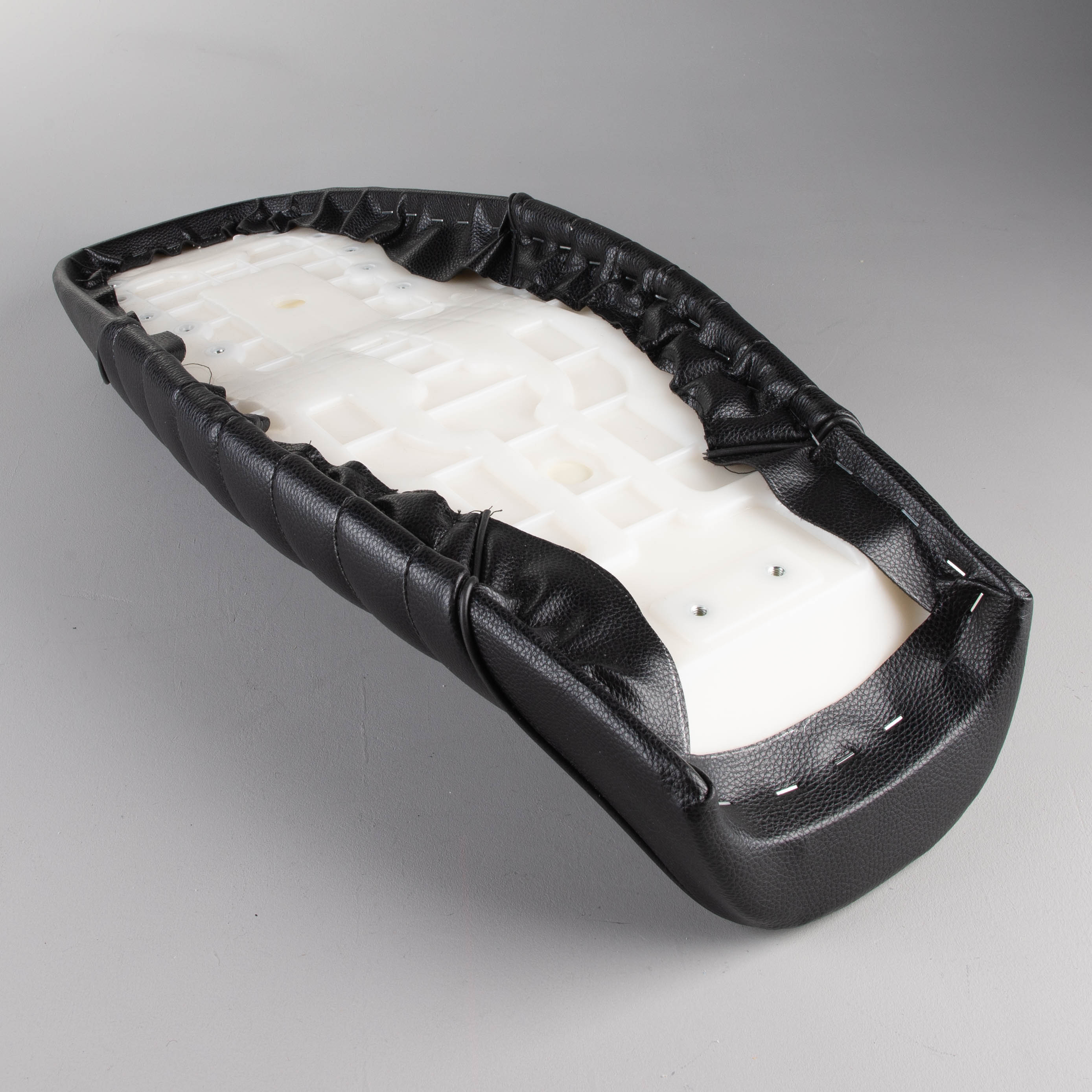 Snell Cherokee Seat Black