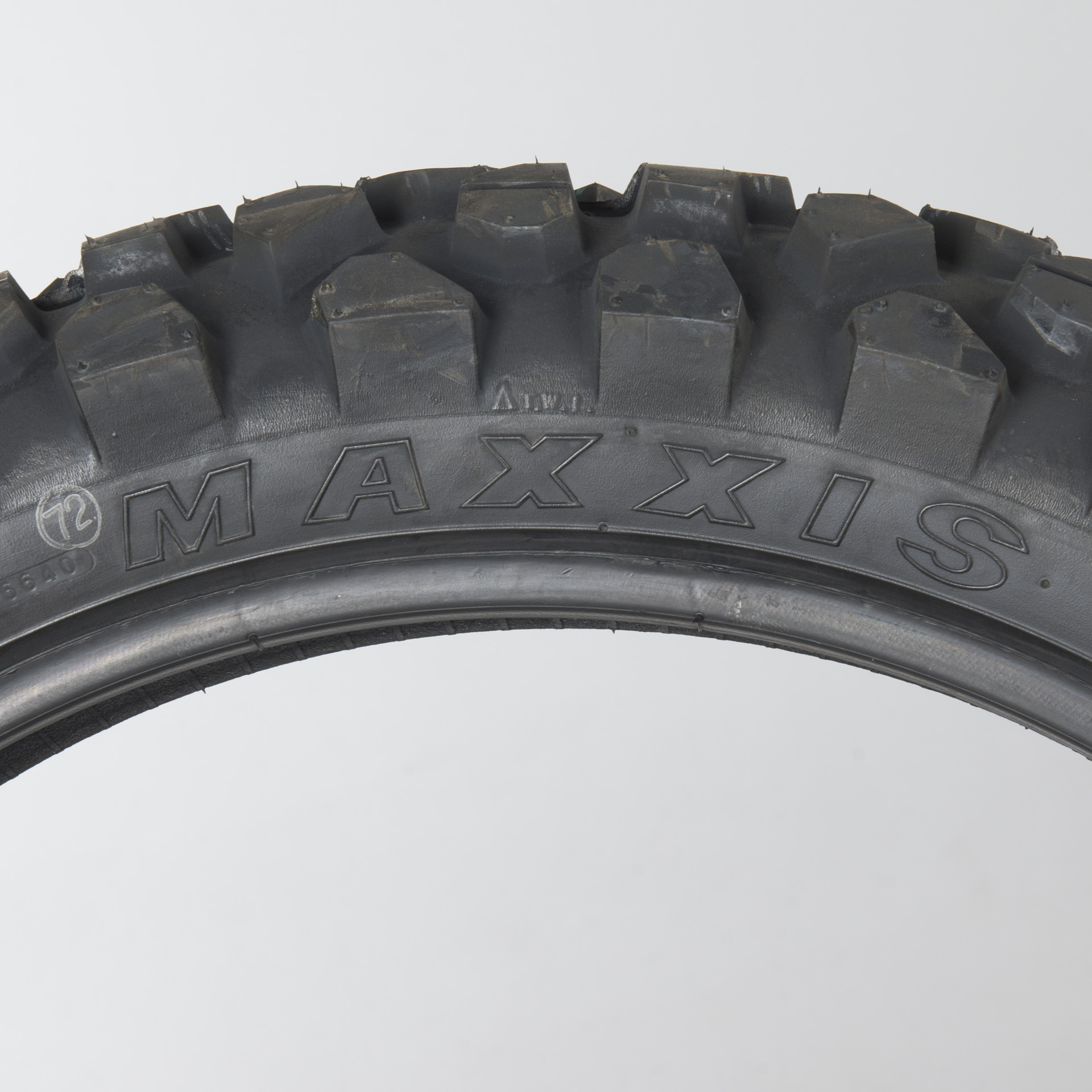 Neumático Trasero Maxxis M6006 17"