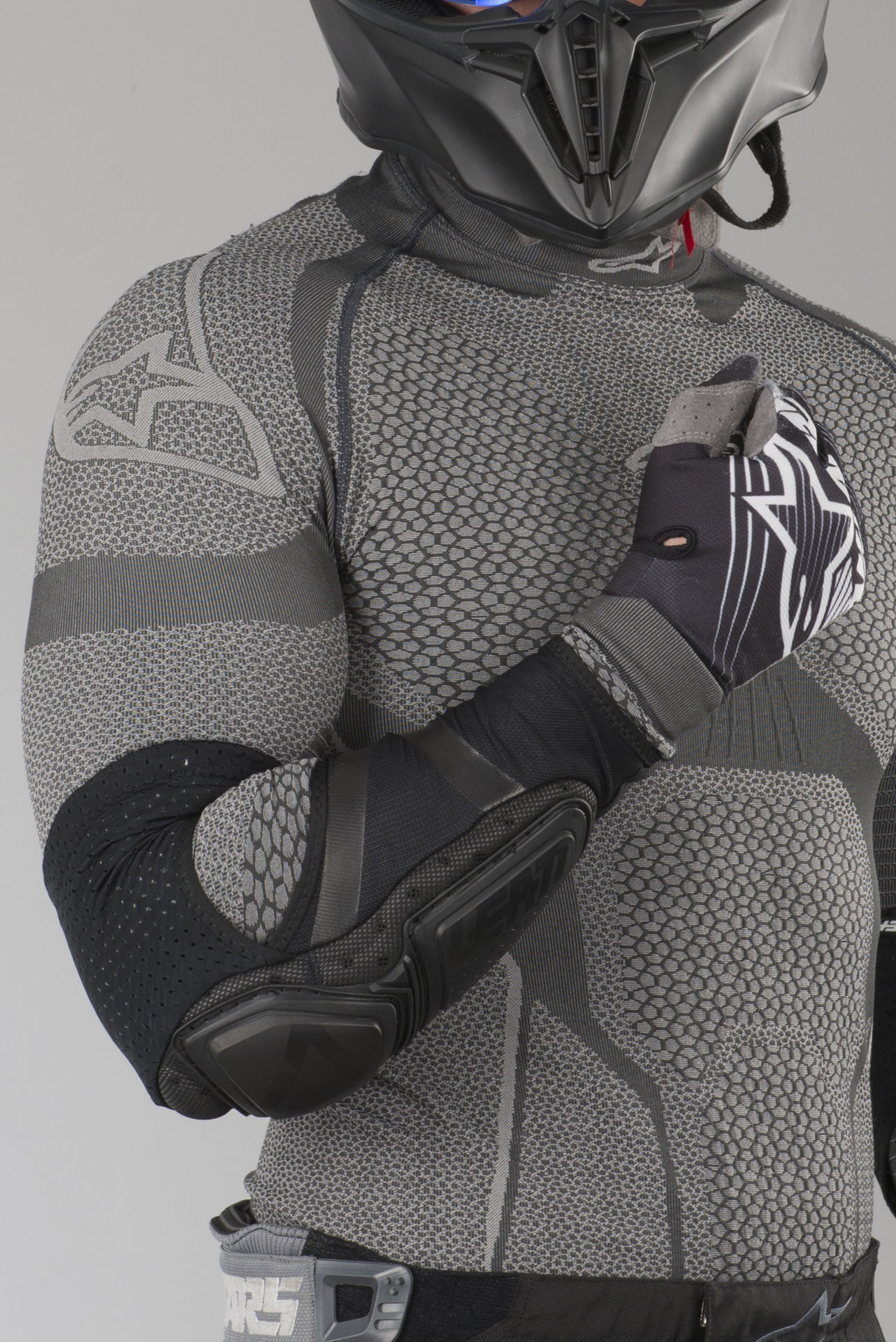 Leatt Contour Elbow Protection Black
