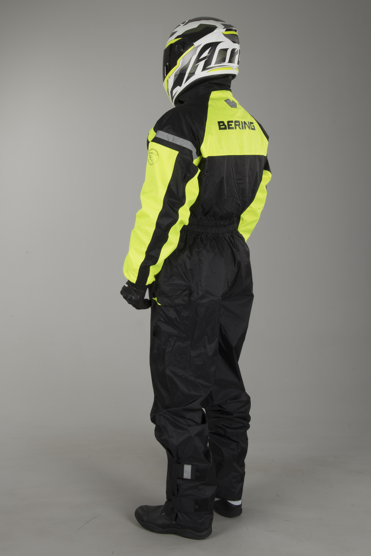 Mono Impermeable Bering Iwaki