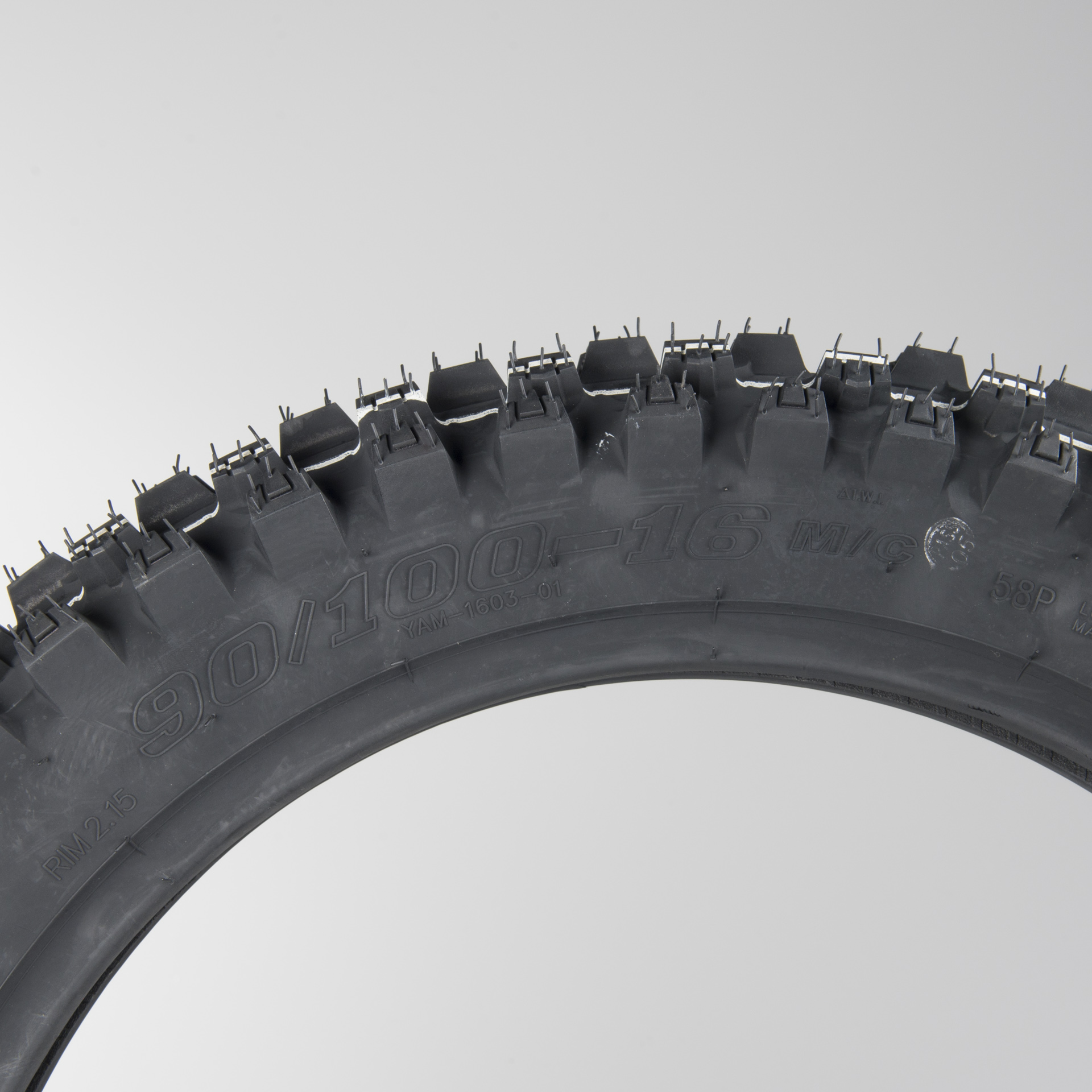 Neumático Trasero Cross Razorback MS 16"