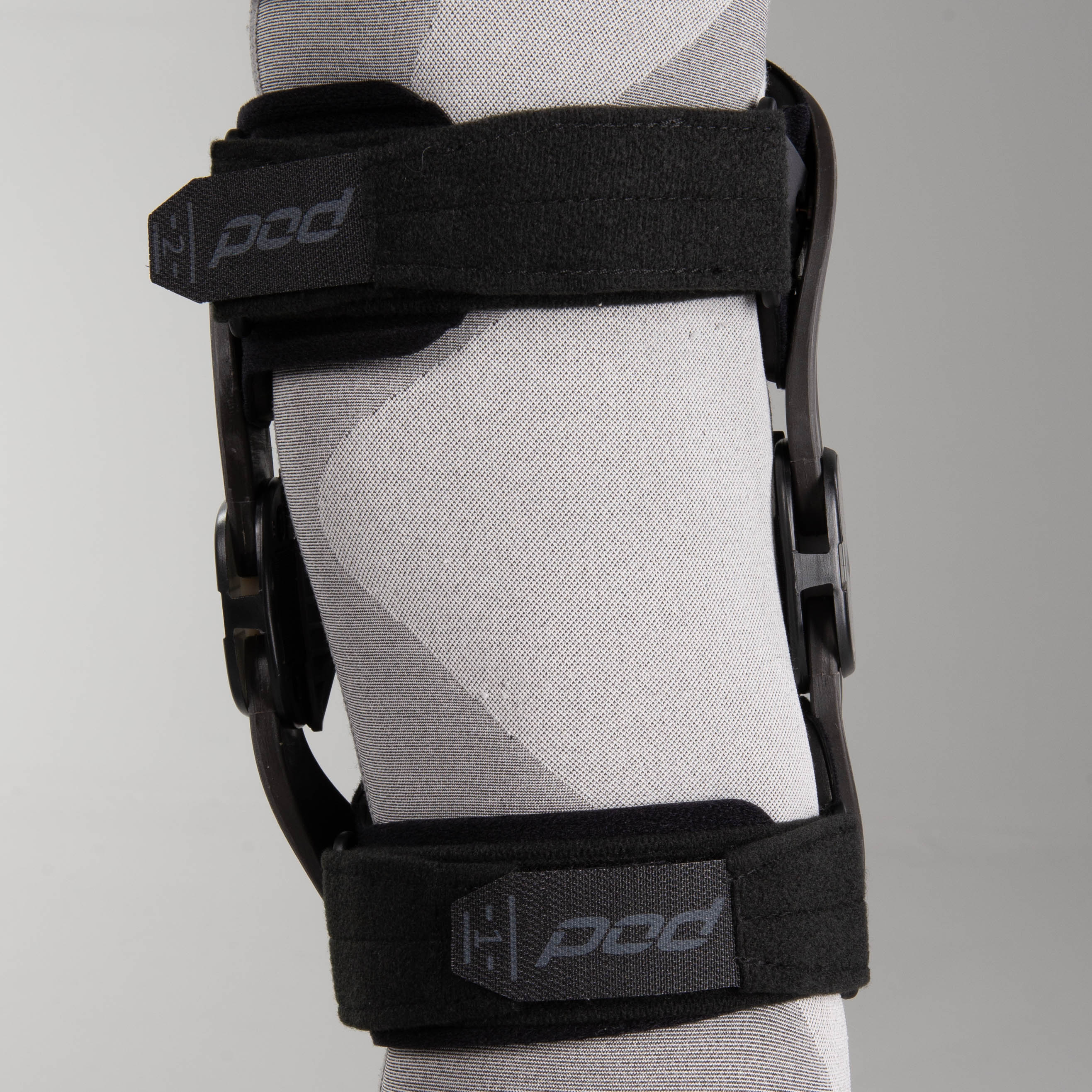 POD K4 2.0 Right Knee Guard Black