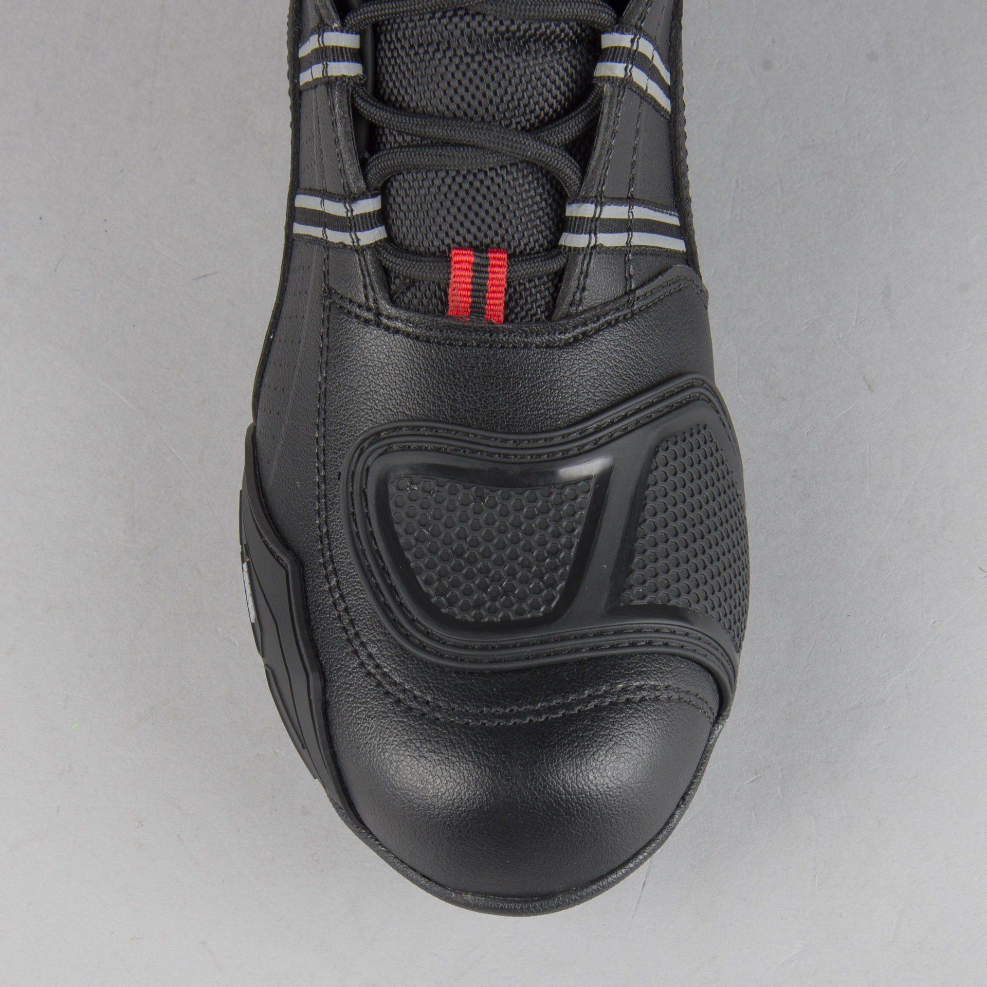 sports shoes rs 300