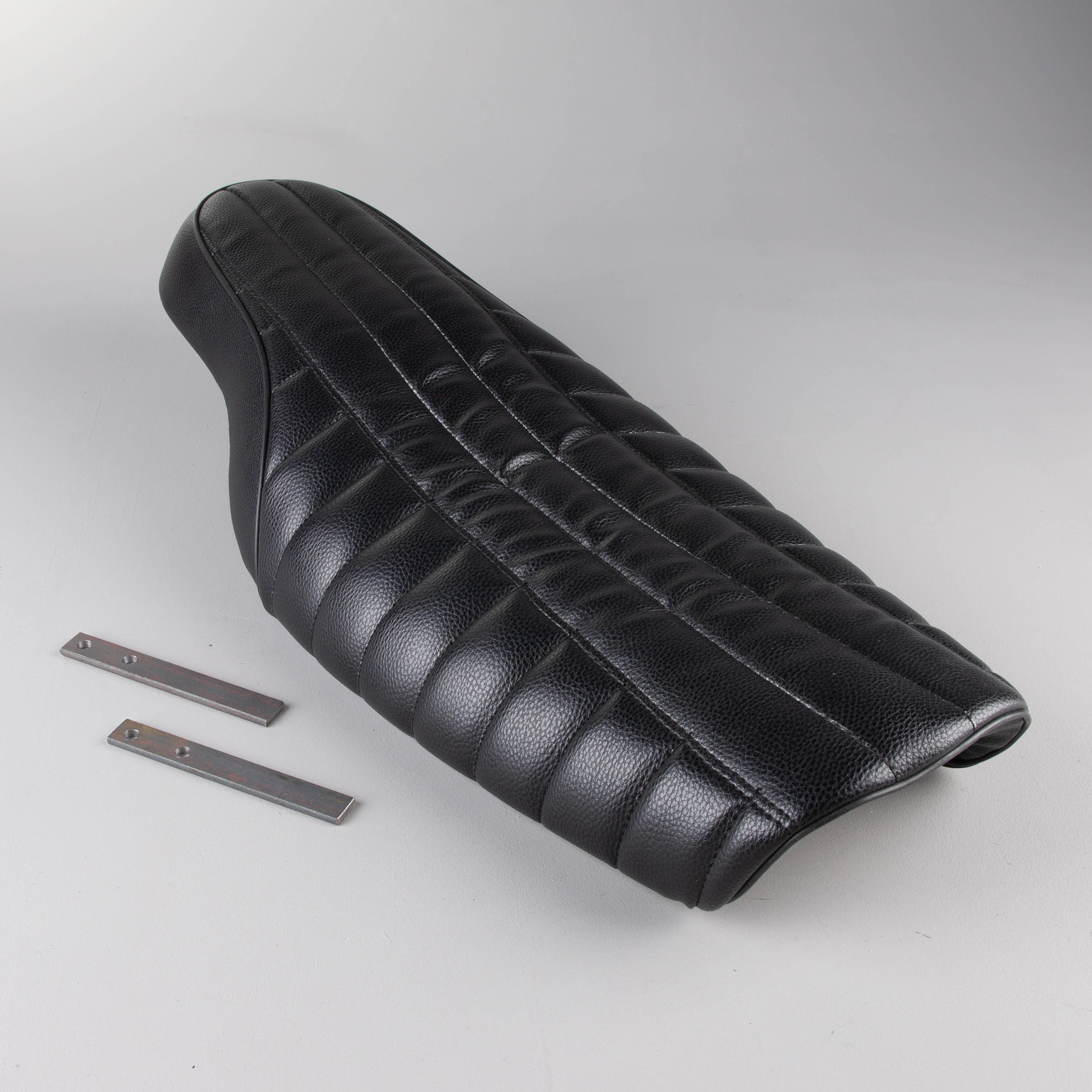 Snell Black Water Seat Black