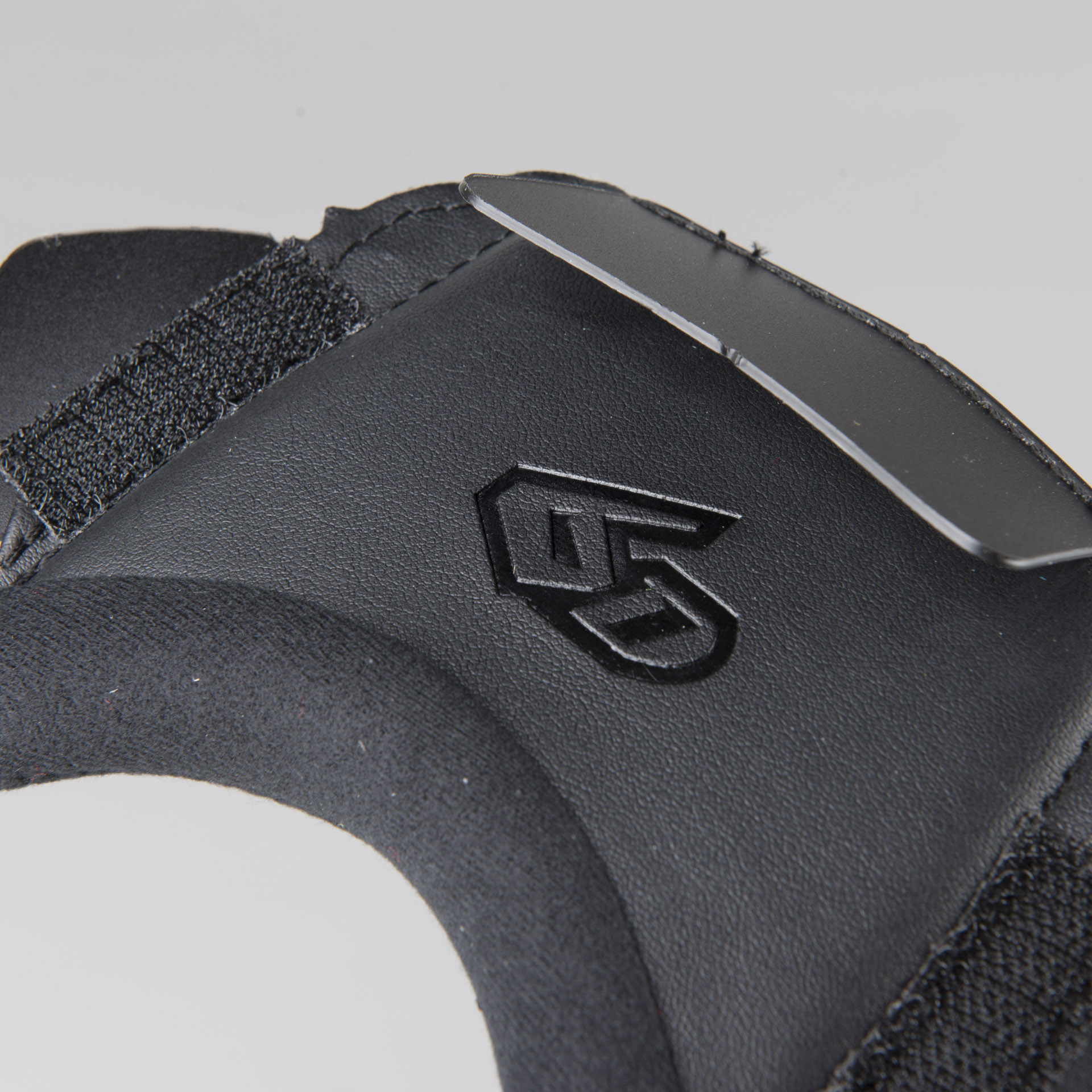 Protector de Cuello para Casco 6D ATS-1