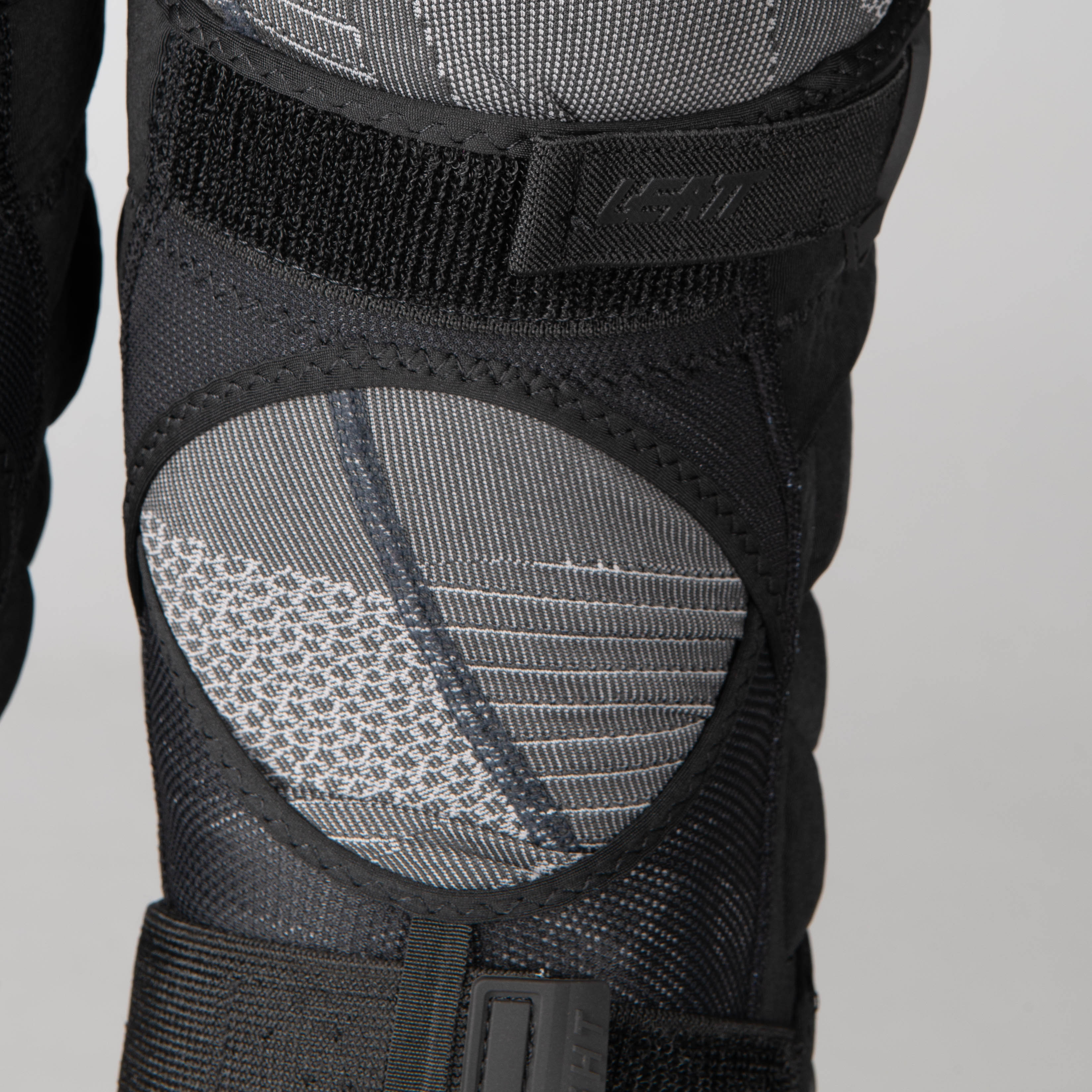Rodilleras Leatt 3DF Hybrid EXT Negras