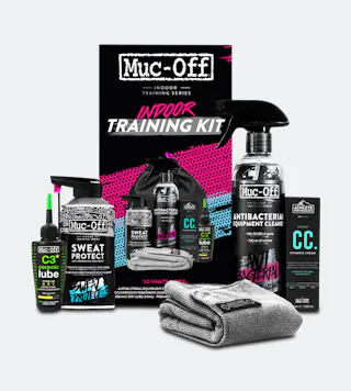 Hjelmplejekit Muc-Off