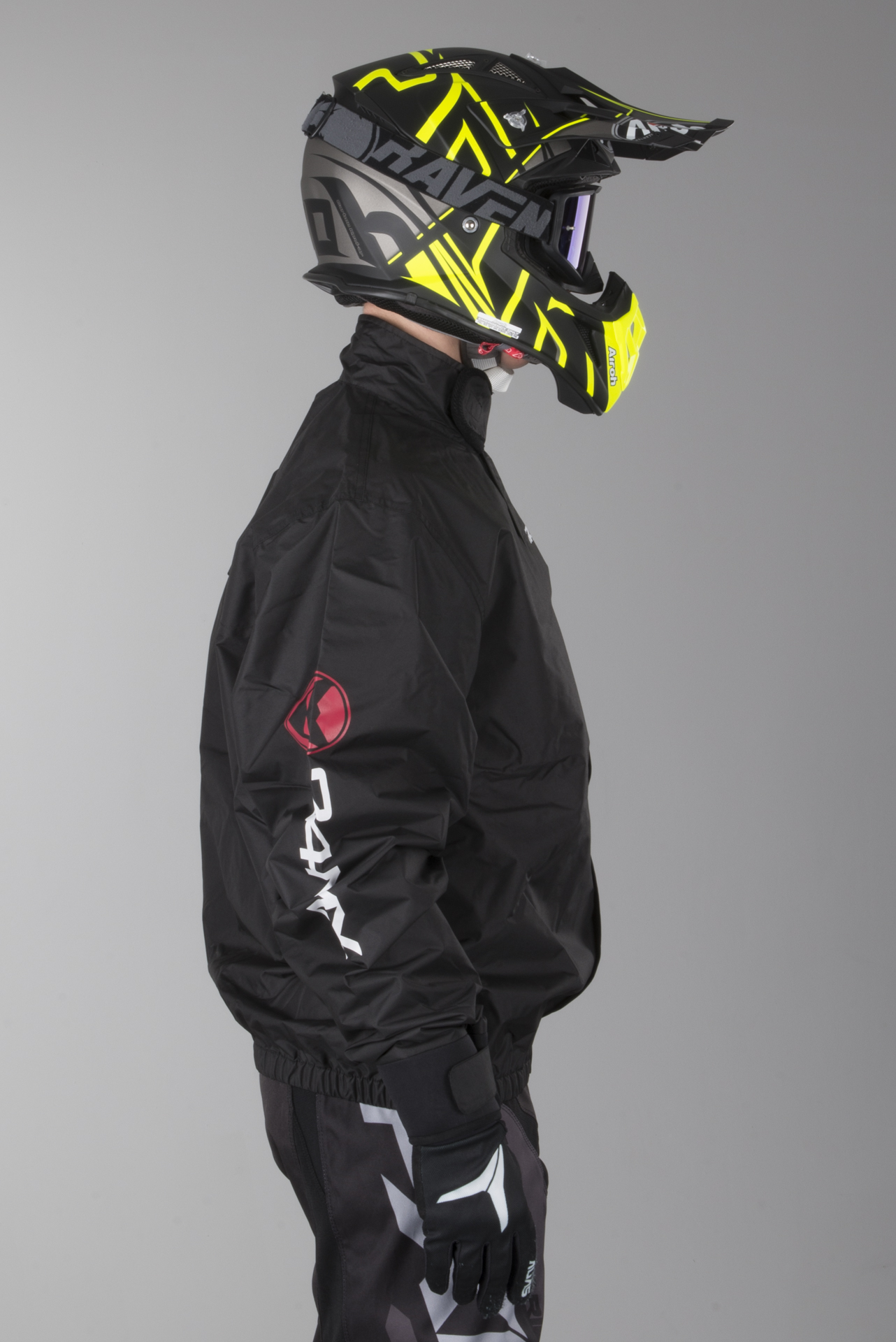 Chaqueta Cortavientos y Resistente al Agua 24MX