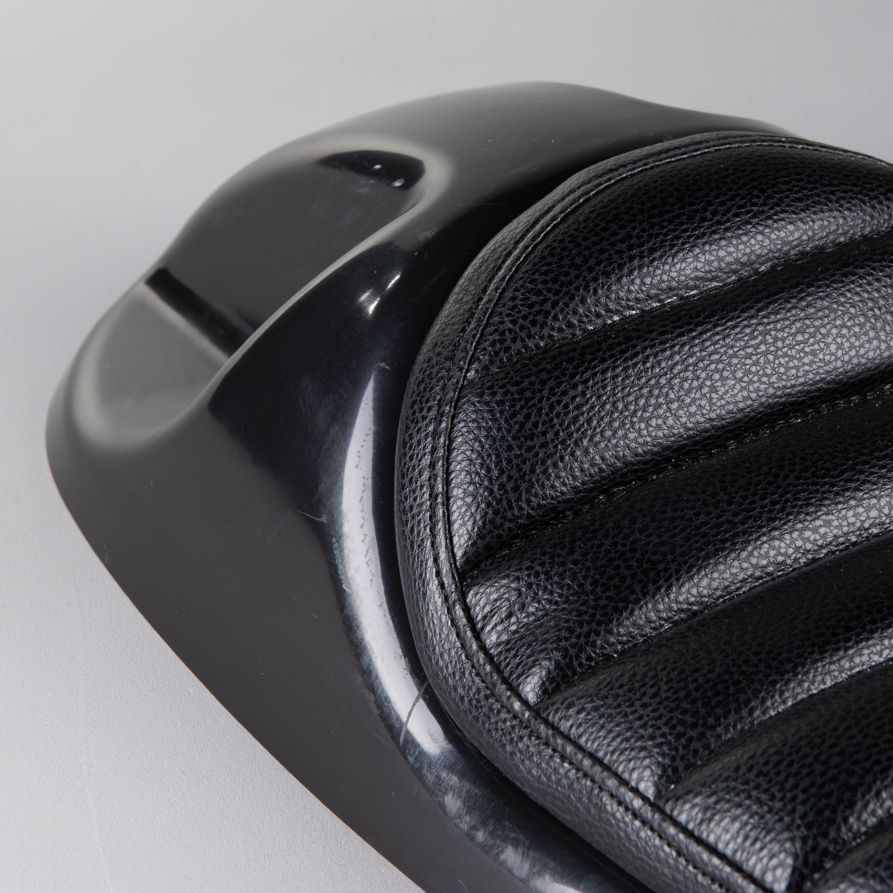 Snell Seat Canyon Black
