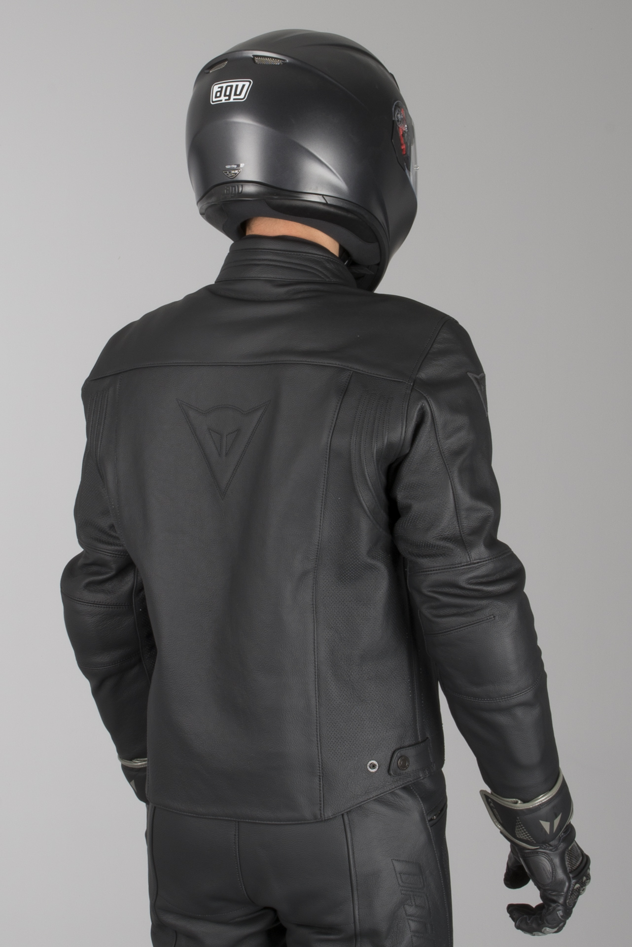 Skinnjakke Dainese Razon Perf. Svart Nå 1% Du sparer Dainese Razon Skinnjakke Sort | | HanssonsMC
