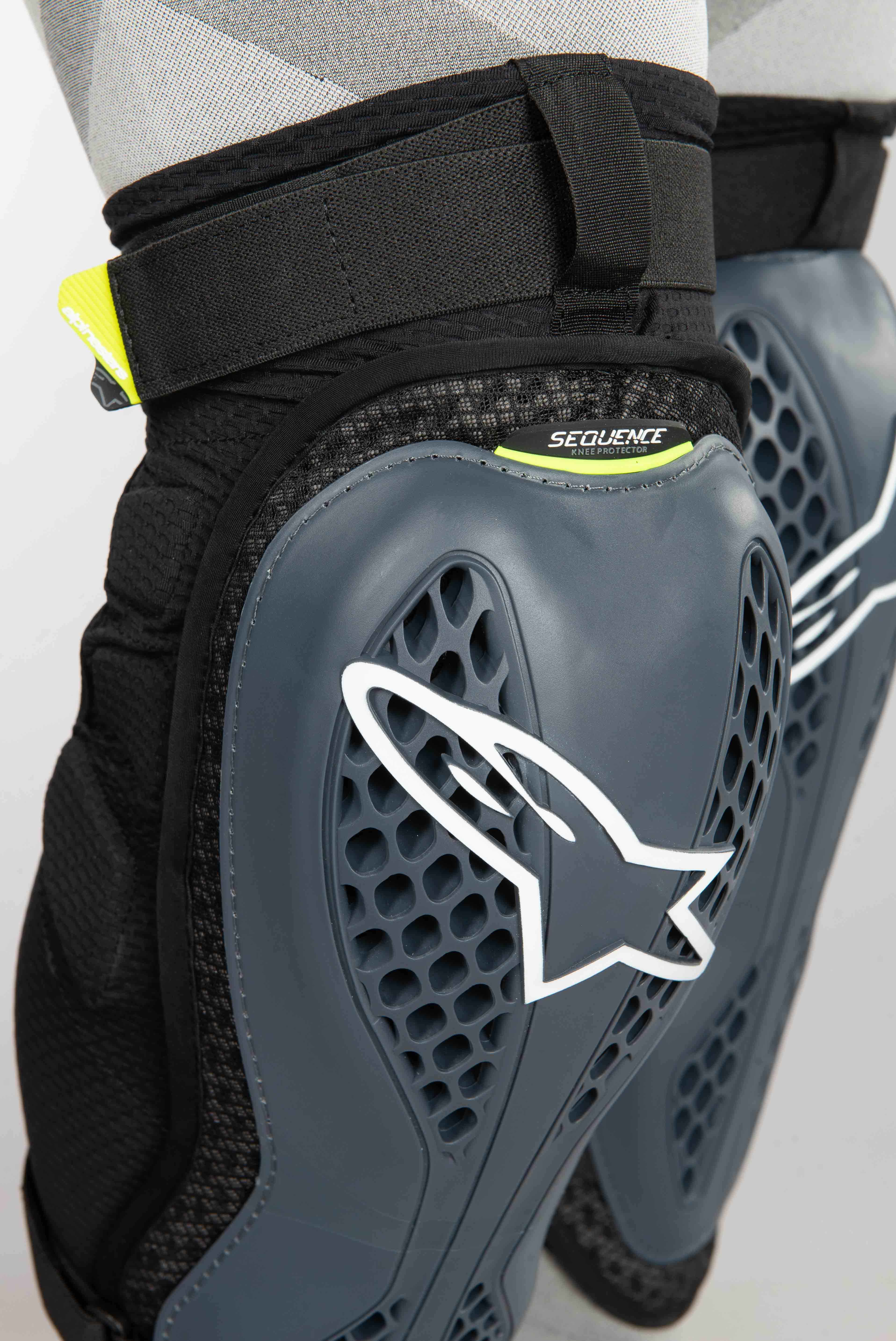 Rodilleras Alpinestars Sequence Antracita-Amarillo Fluo