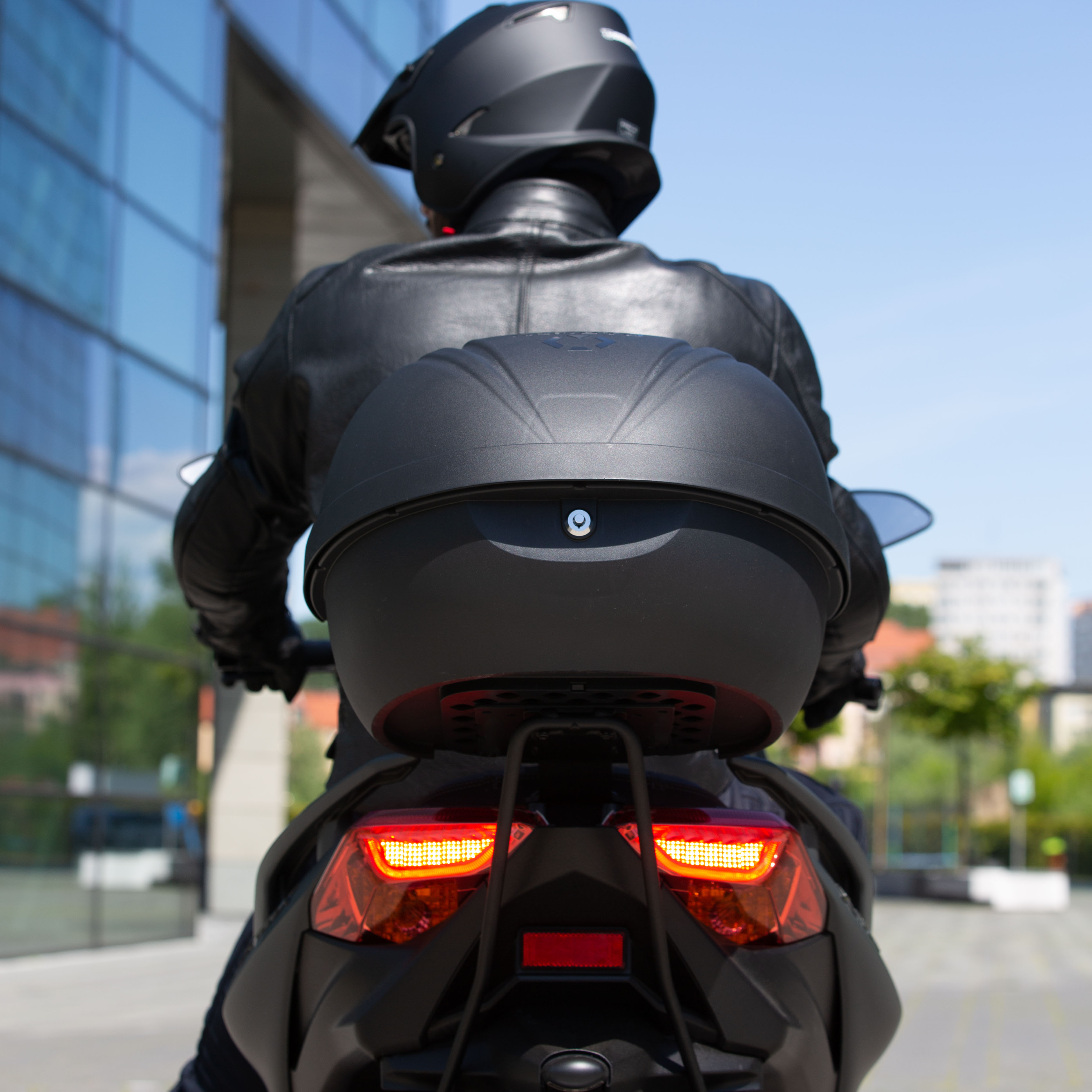 Maleta Topcase XLMOTO Pronto Negra 30L