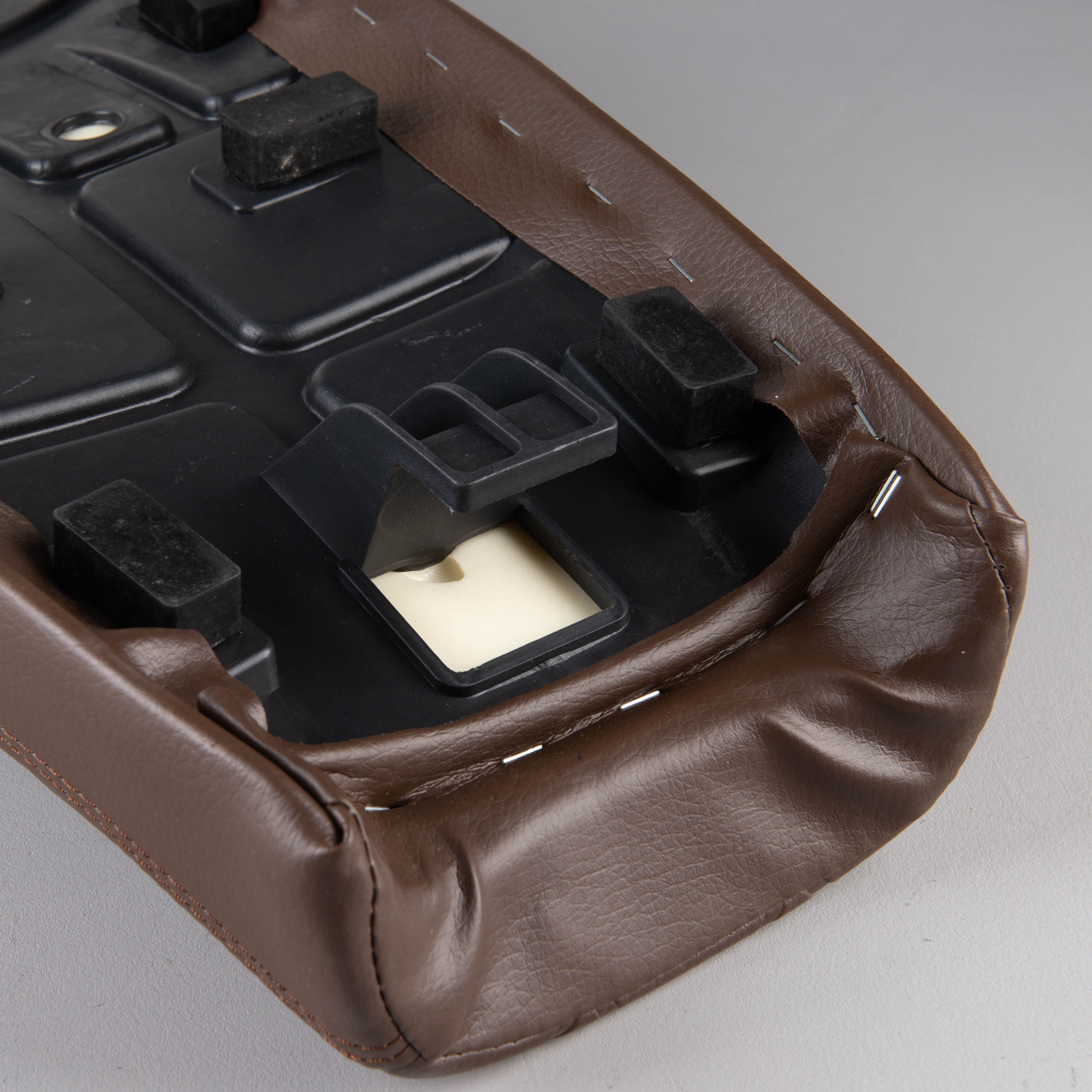 Snell Planky Checkered Seat Brown