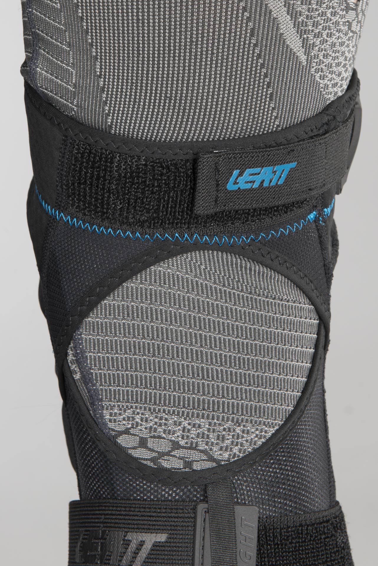 Rodilleras Leatt 3DF Hybrid Blanco-Negro