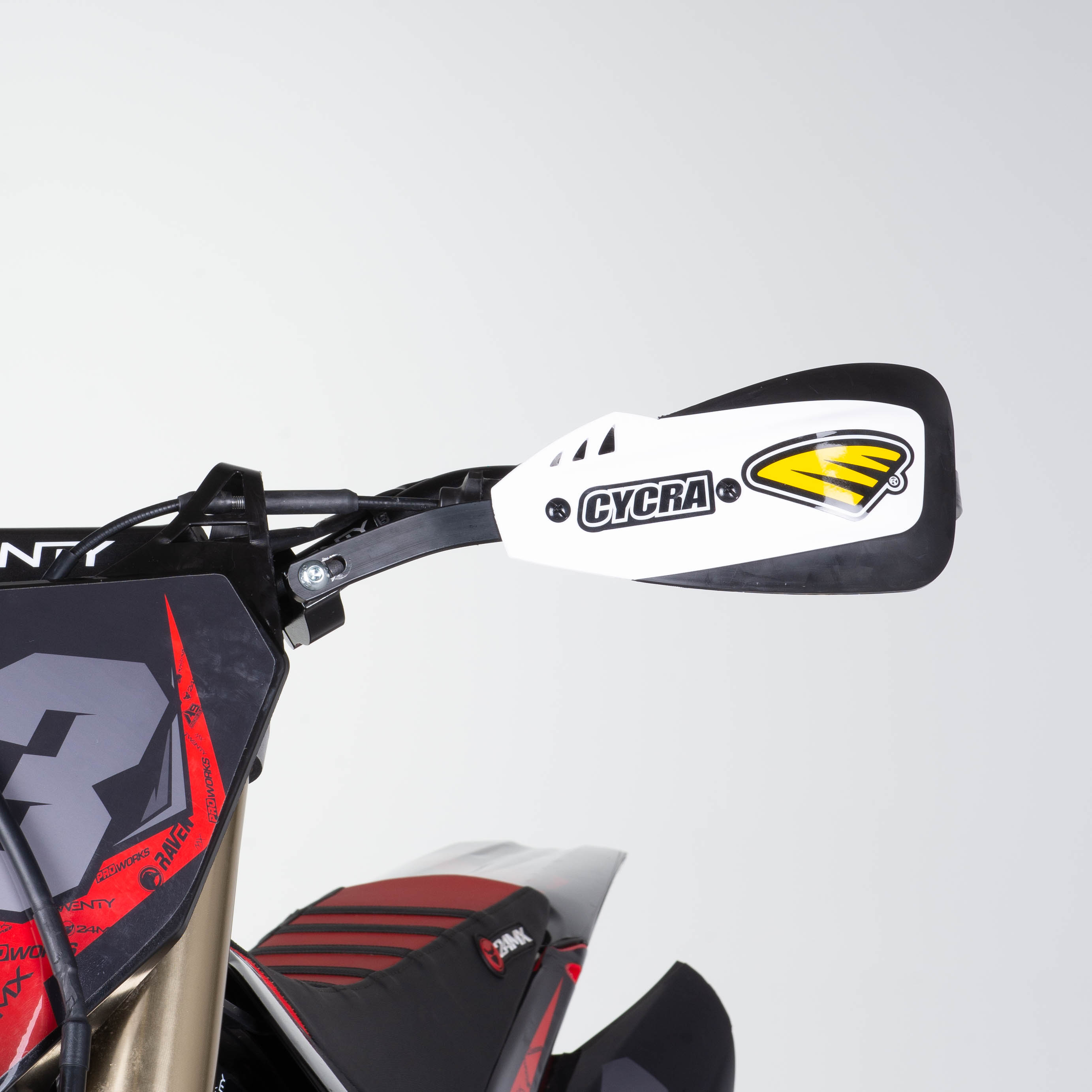 Juego de Paramanos Cycra Series One Bar Pack (sin Anclaje)