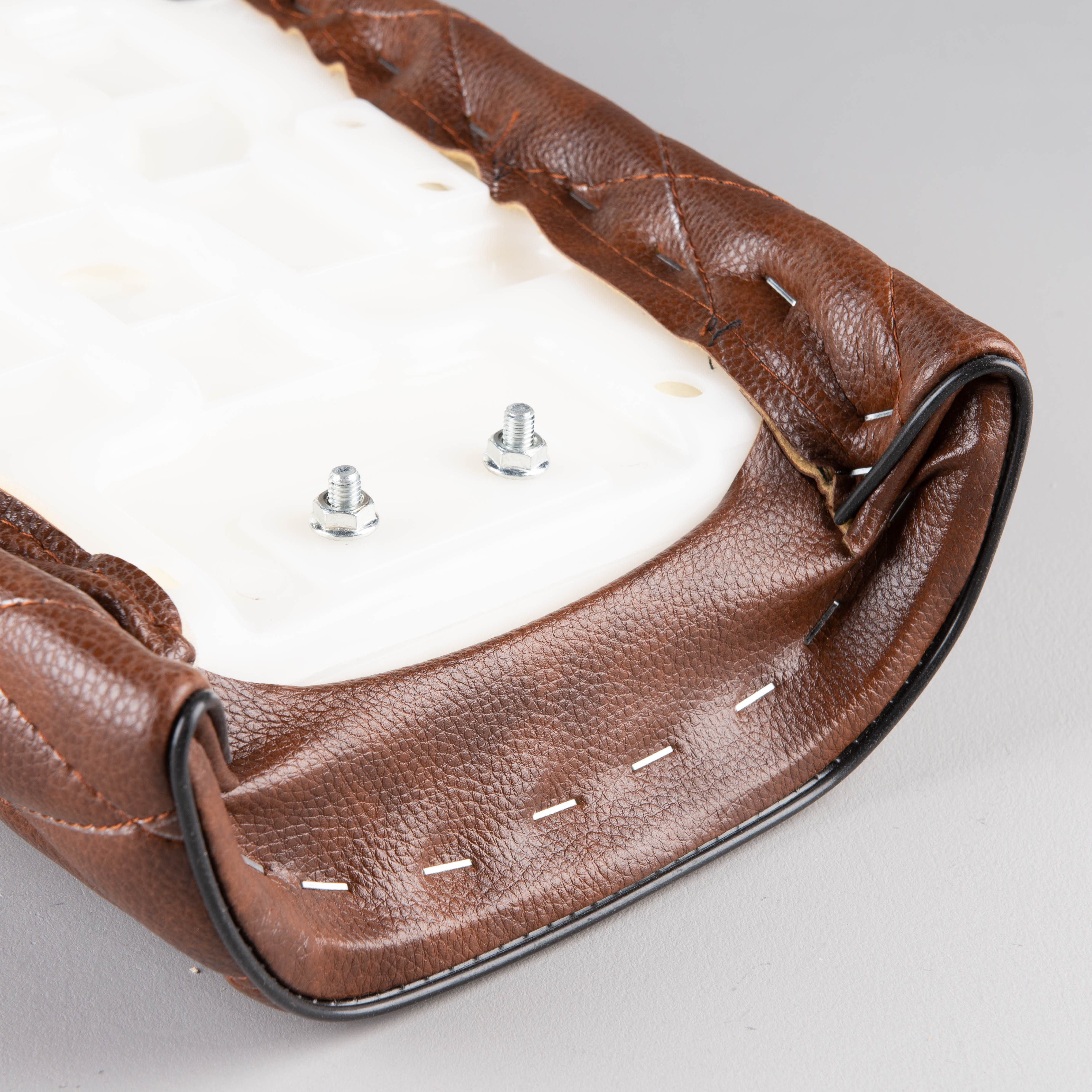 Snell Vintage Seat Brown