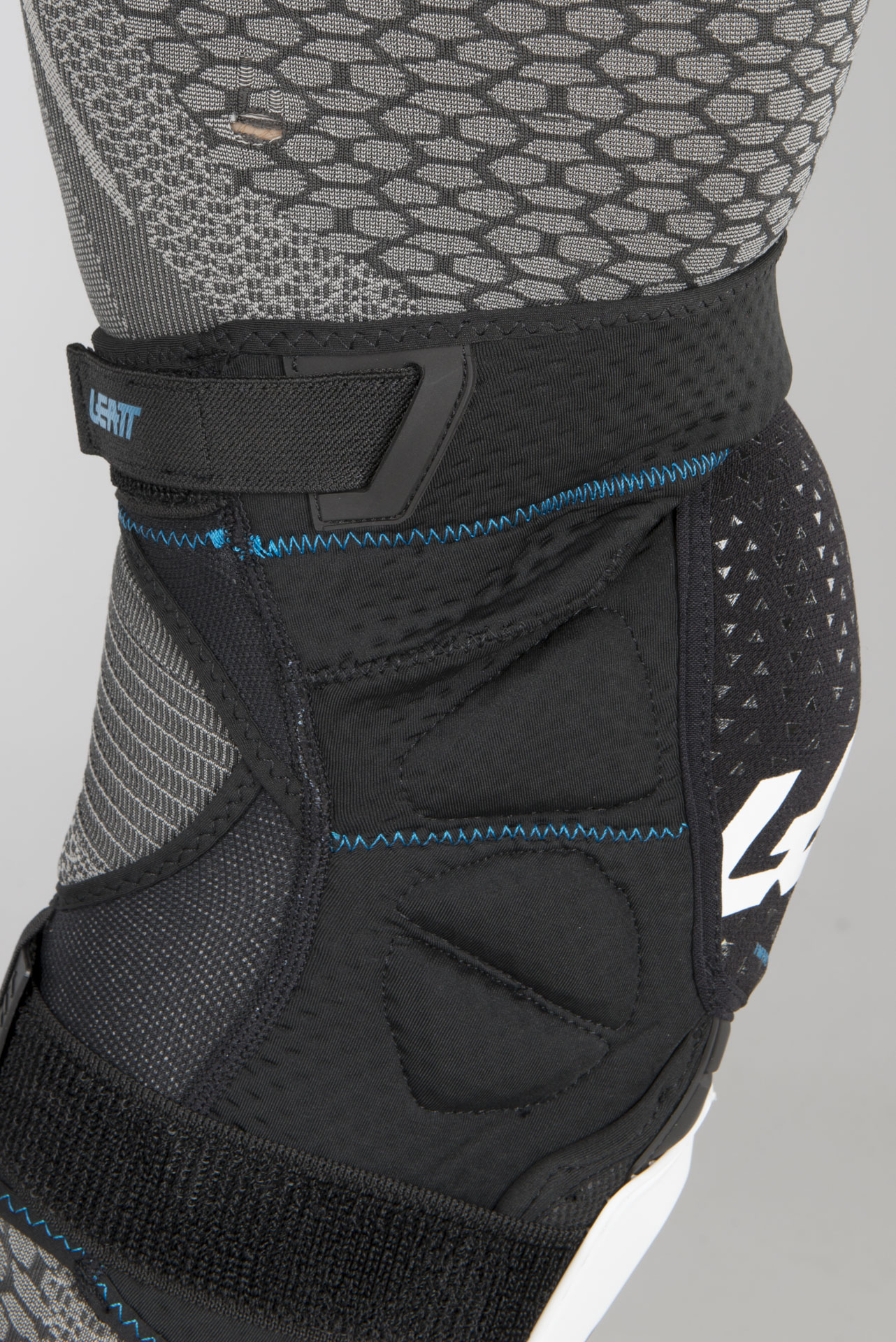 Rodilleras Leatt 3DF Hybrid Blanco-Negro