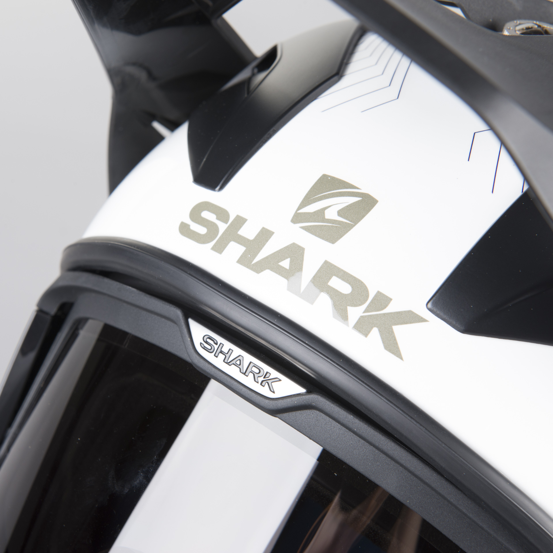 Casco Adventure Shark Explore-R Arachneus