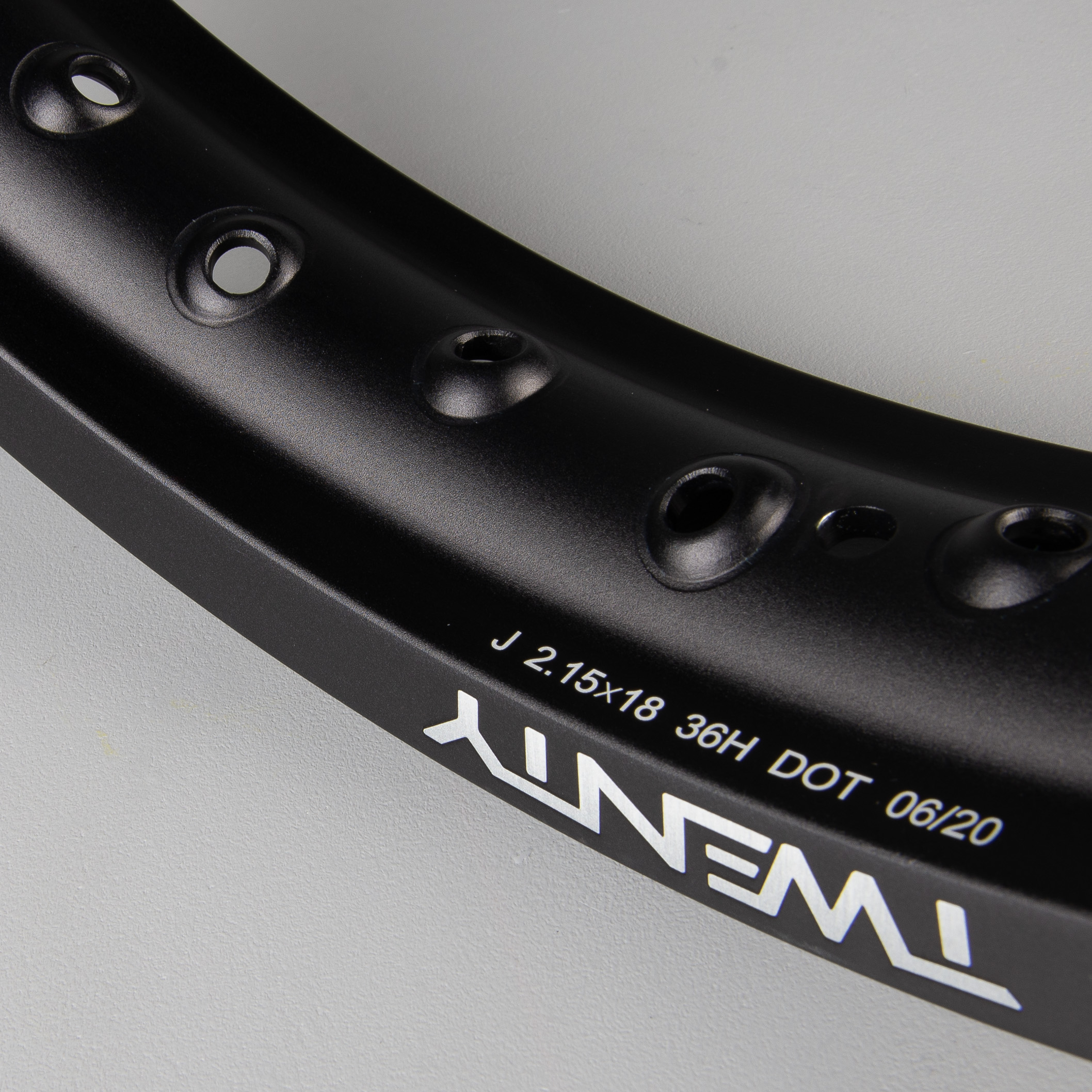 Twenty 7050 T6 Rear Rim 18" Black