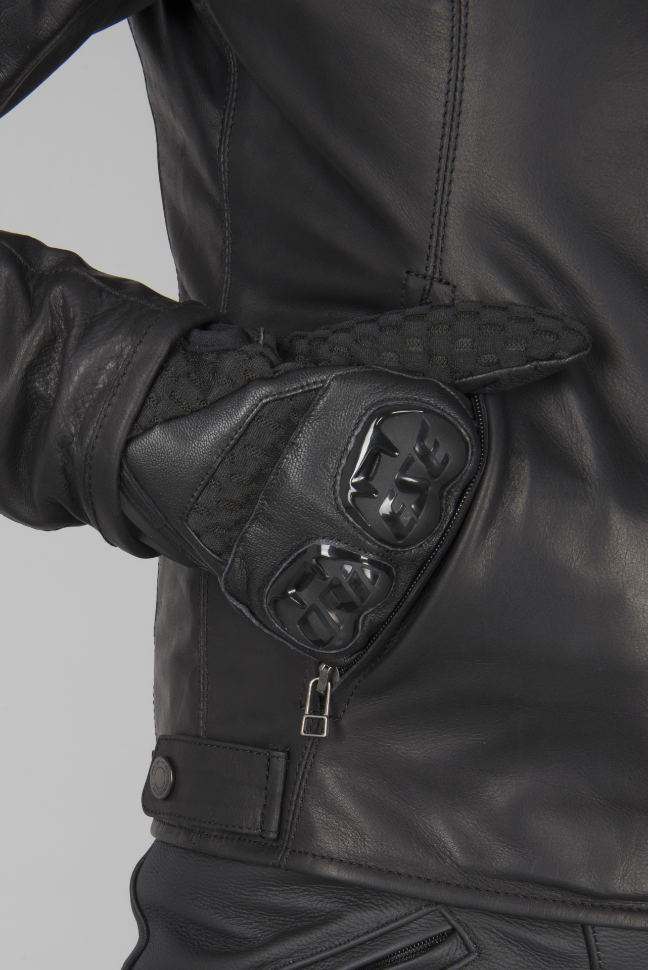 Skinnjacka Dam Dainese Mike Svart Nu 12% rabatt xlmoto.se Skinnjacka Dam Dainese Mike Svart Nu 12% rabatt xlmoto.se