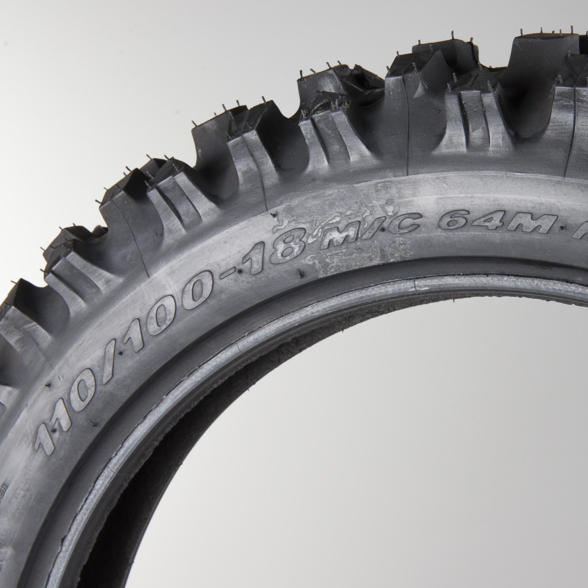 Enduro Achterband Pirelli Scorpion XC MidHard 18"