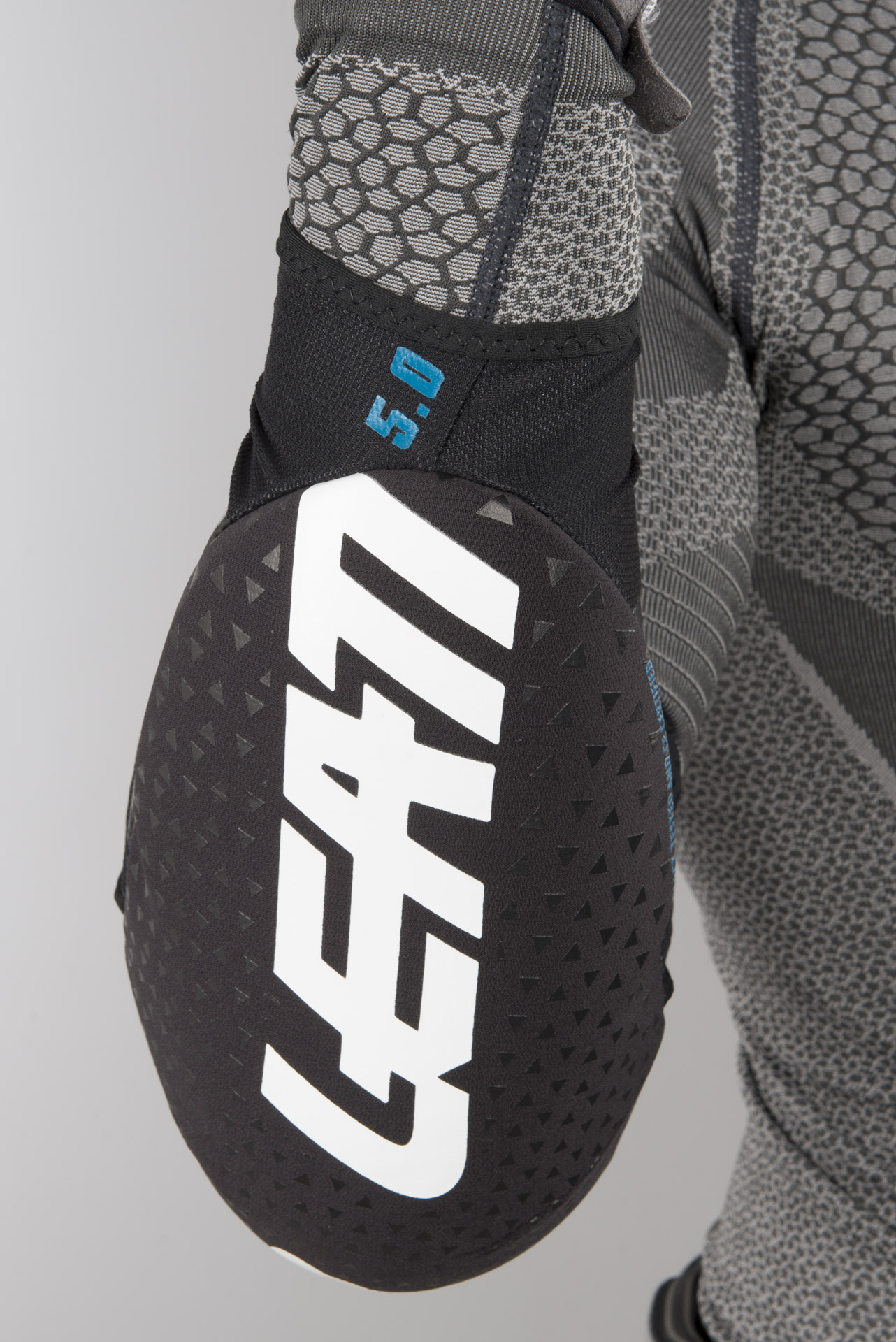 Leatt 3DF 5.0 Elbow Protection White-Black