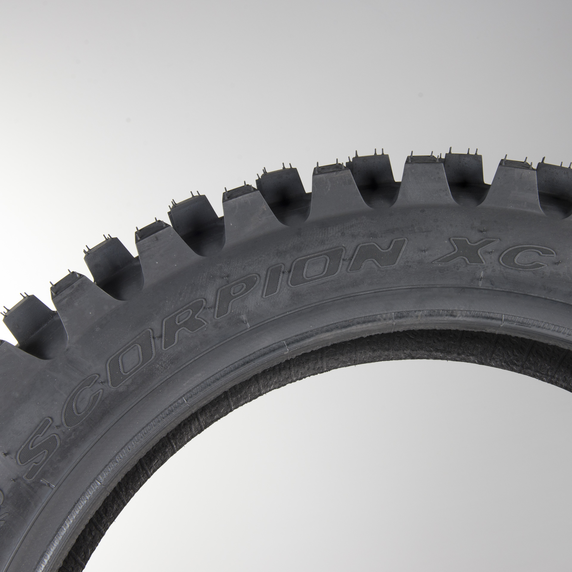 Enduro Achterband Pirelli Scorpion XC MidHard 18"