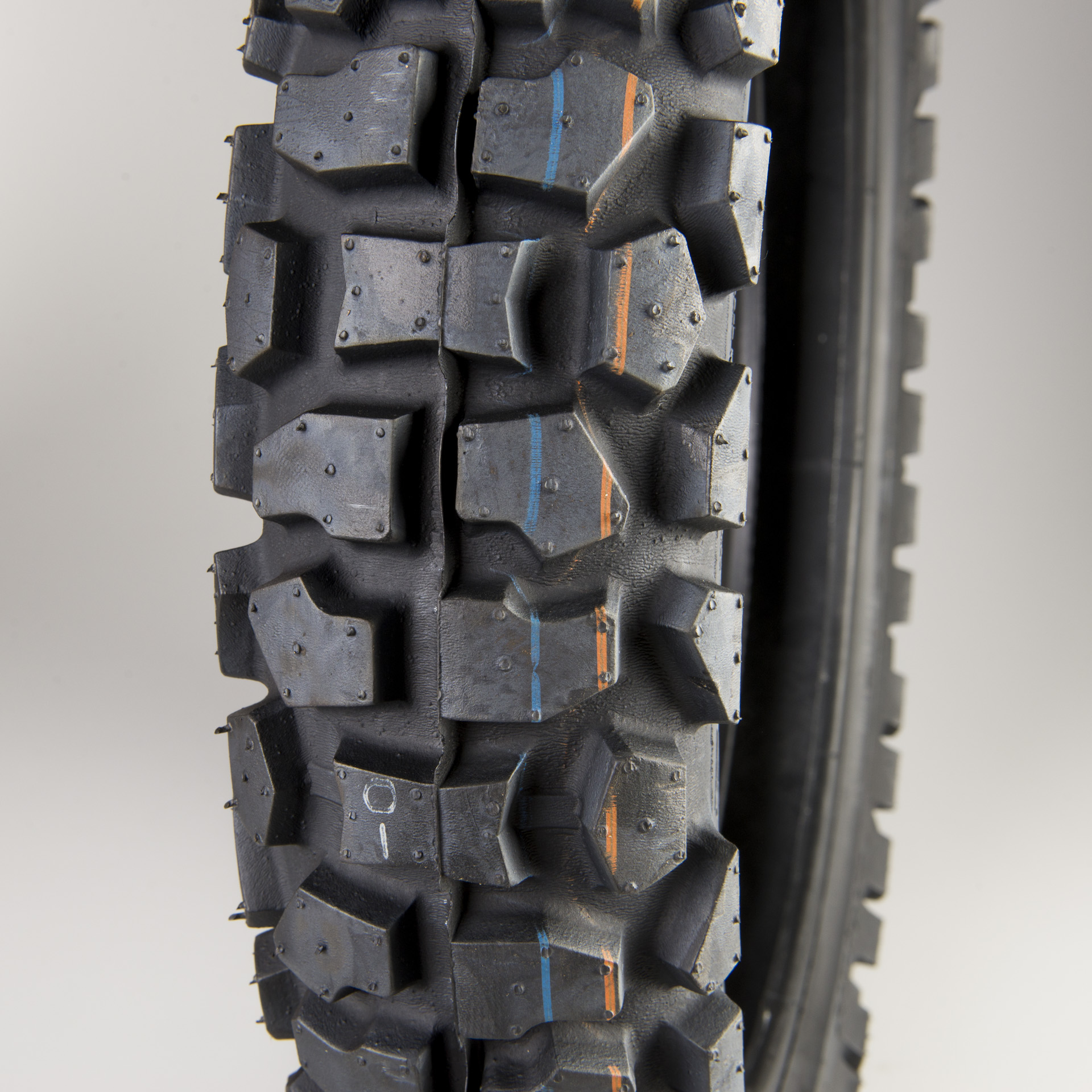 Maxxis M6034 Rear Tyre 18"