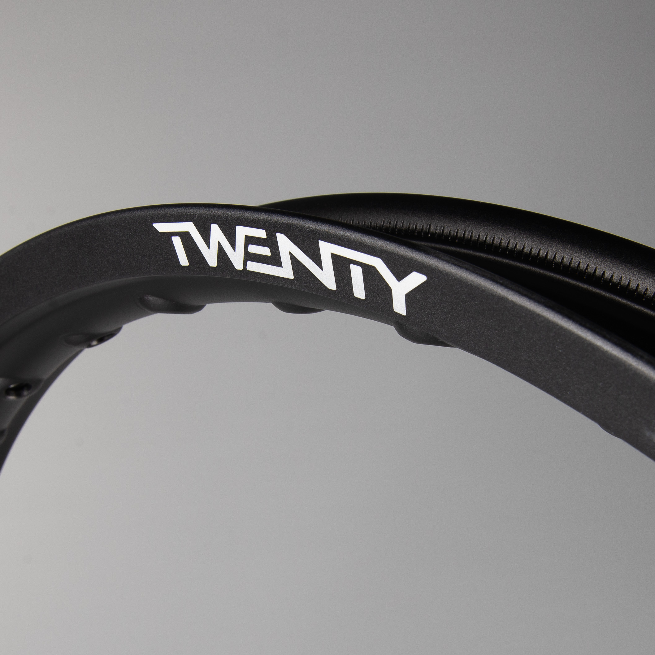 Llanta Delantera Twenty 7050 T6 21" Negra