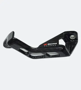 Protección de pinza trasera de carbono SCAR