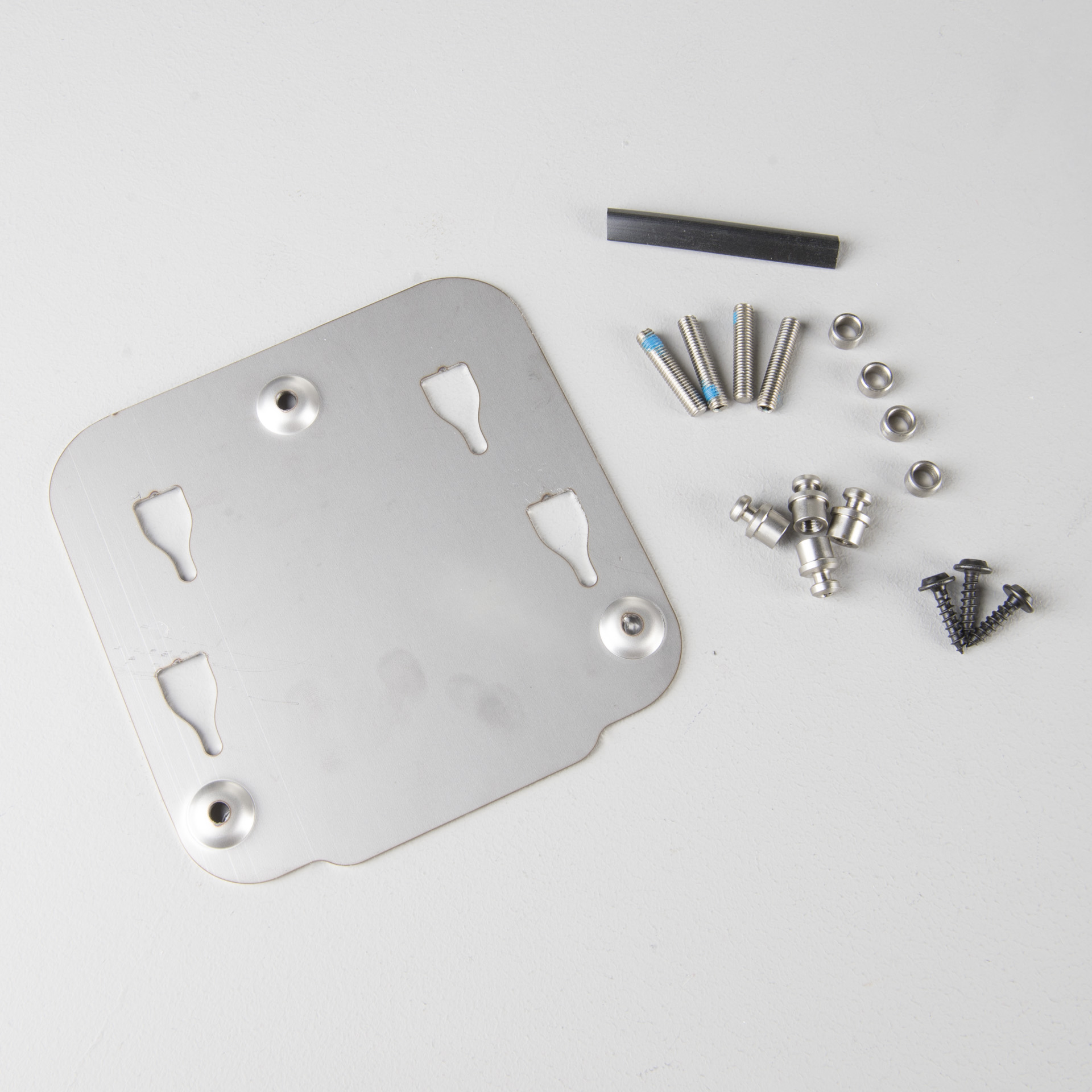Shad Pin System for Tank Bag