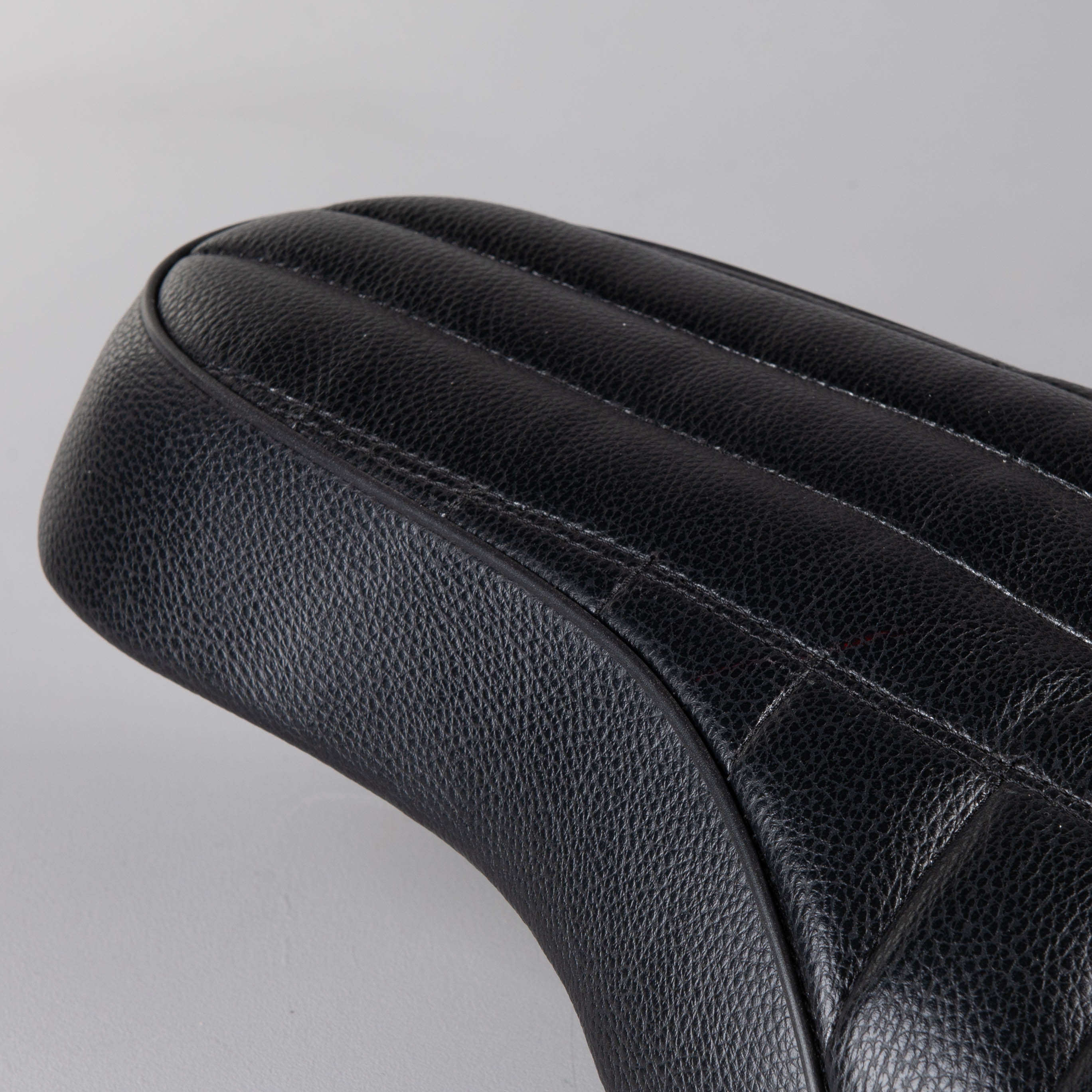Snell Black Water Seat Black