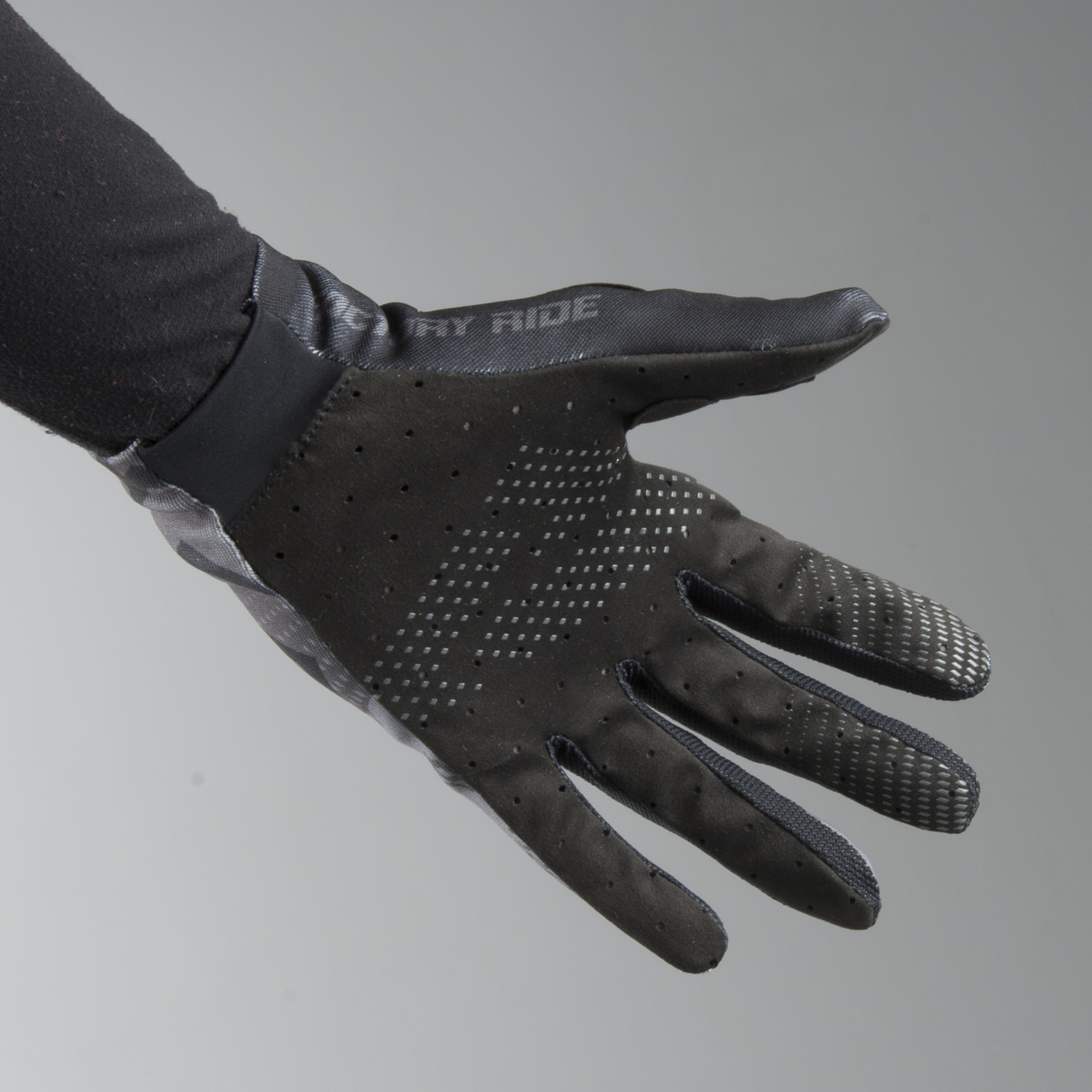 fxr cold cross gloves