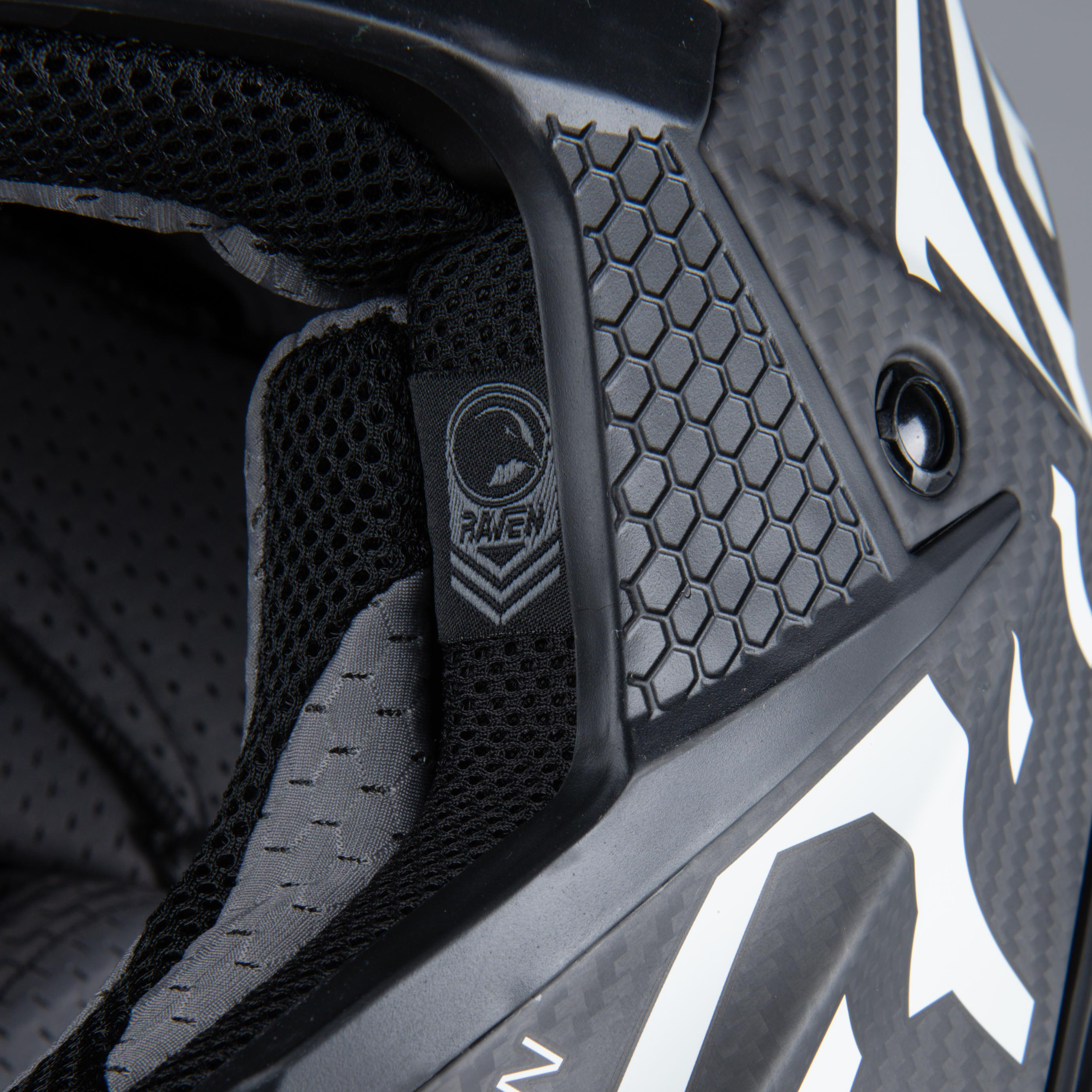 Crosshelm Raven Ipsum Carbon