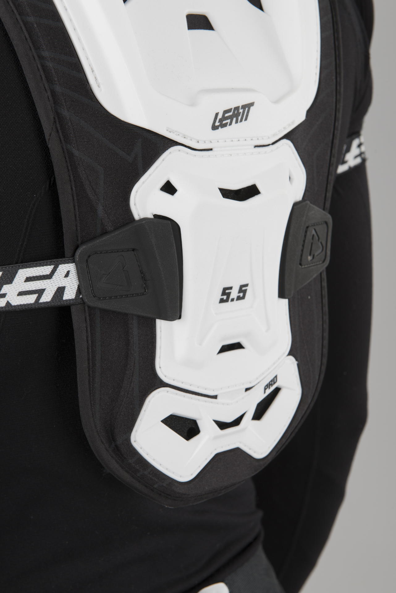 Leatt 5.5 Pro Junior Chest Protection