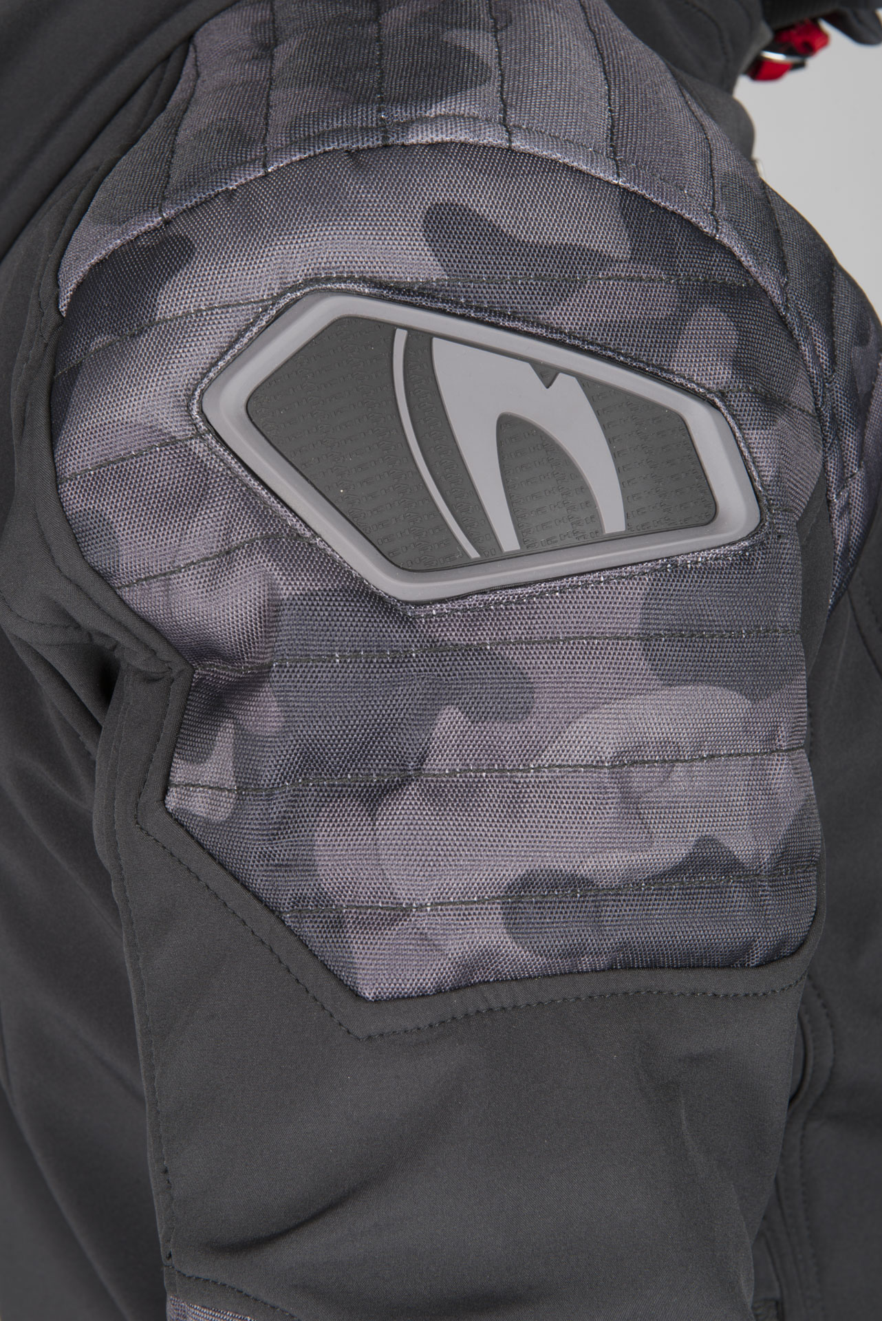 Jacka Richa Atomic WP Camo Svart Jacka Richa Atomic WP Camo Svart