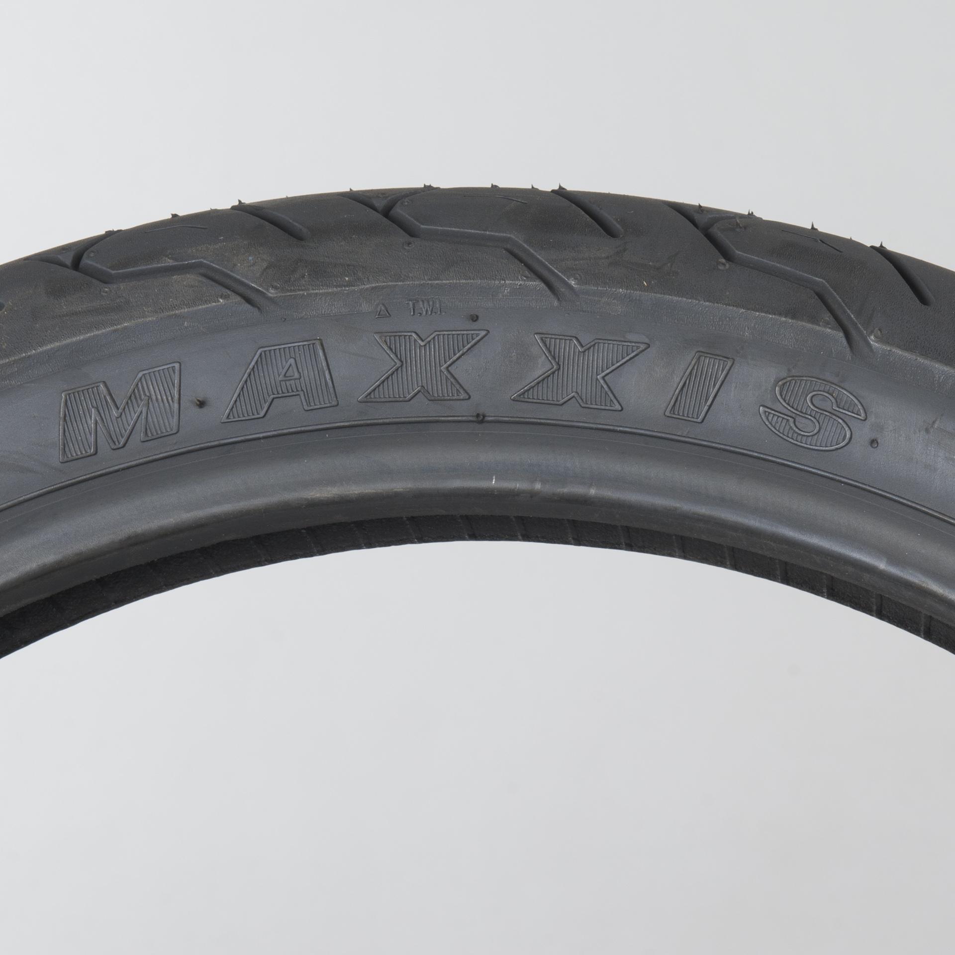 Maxxis Classic M6011 Front MC Tyre