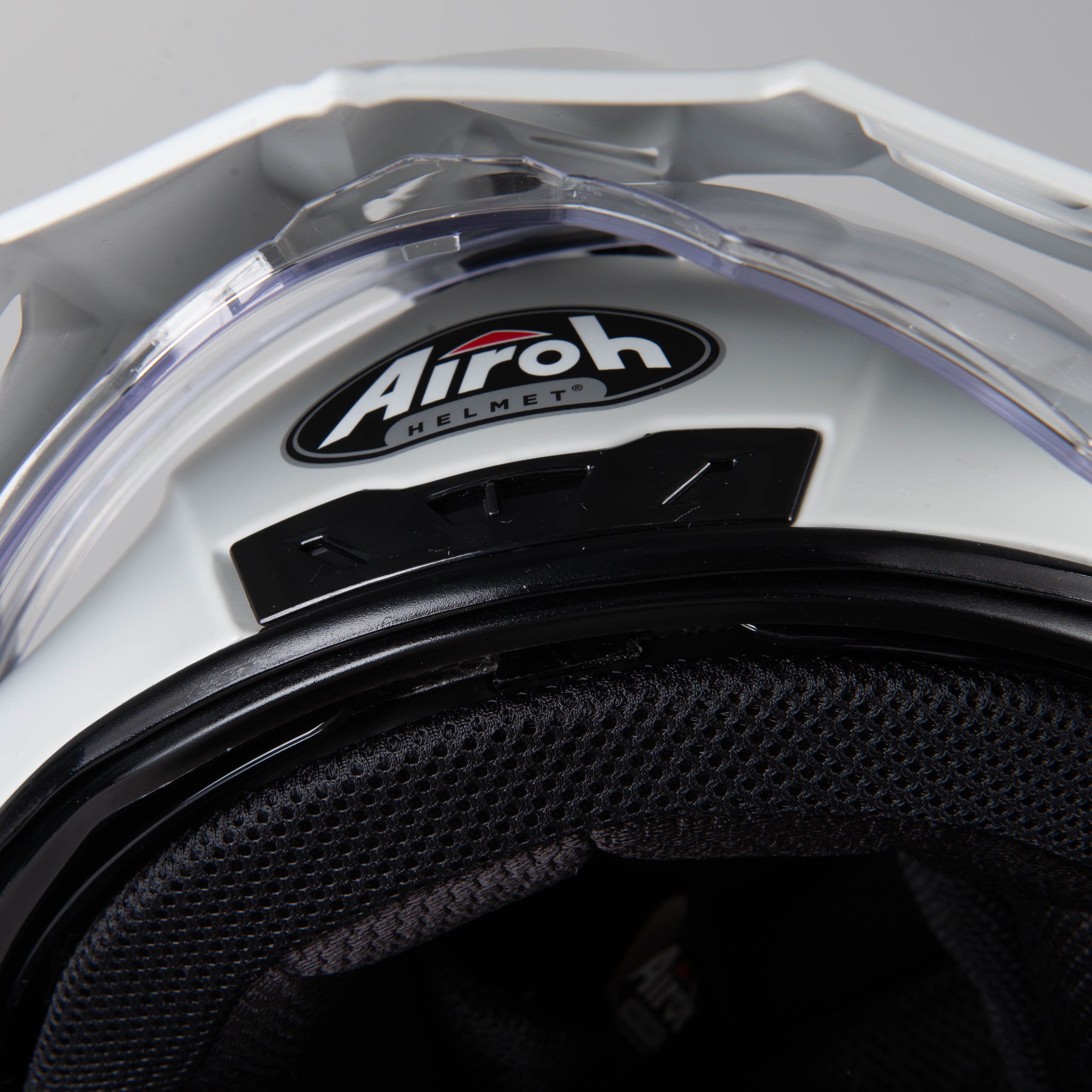 Adventure Helm Airoh Commander