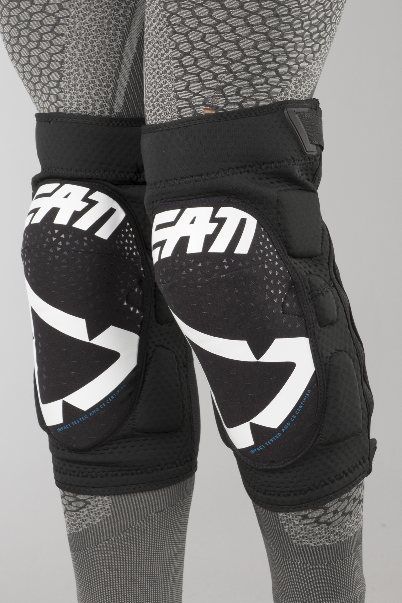 Leatt 3DF 5.0 Zip Knee Protection White-Black