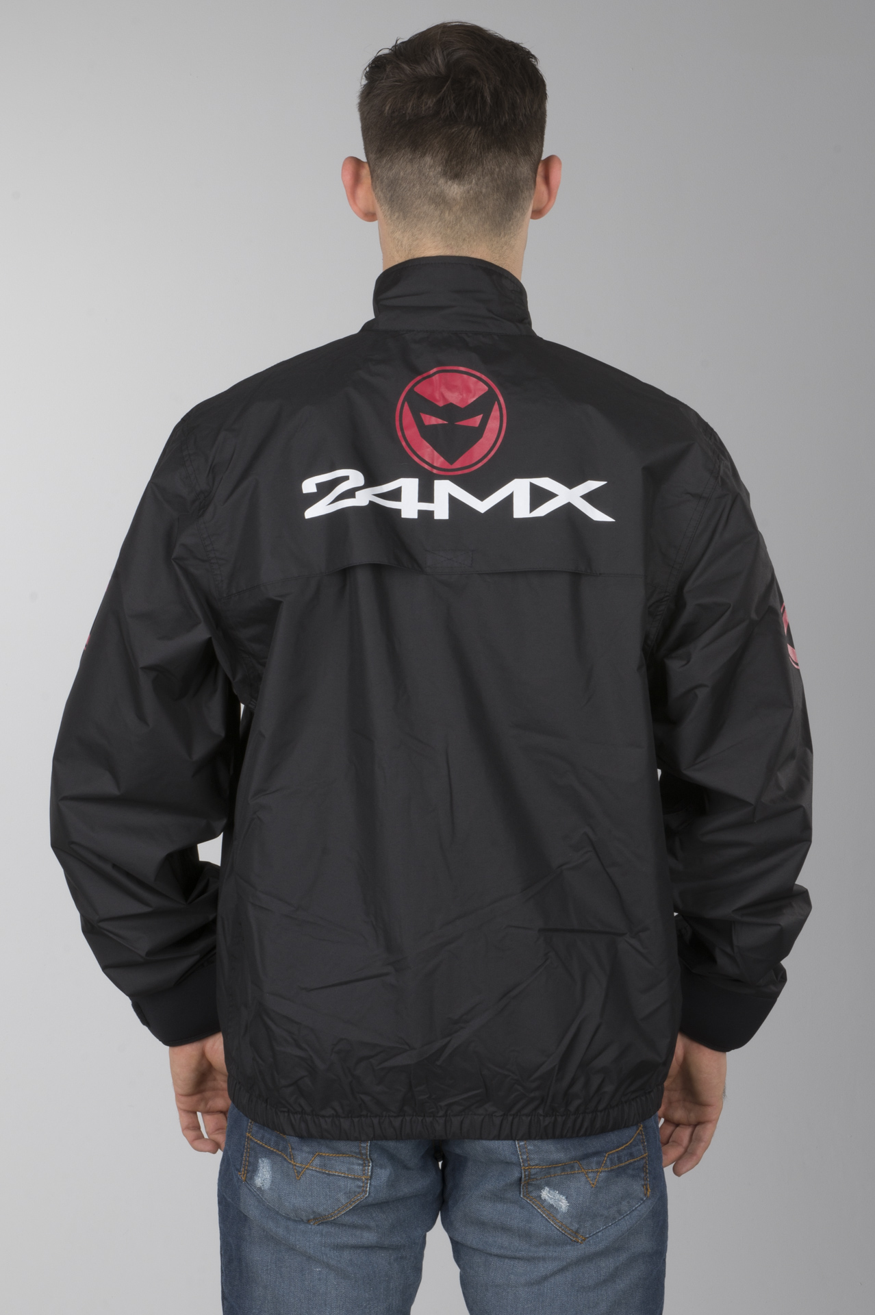 Chaqueta Cortavientos y Resistente al Agua 24MX