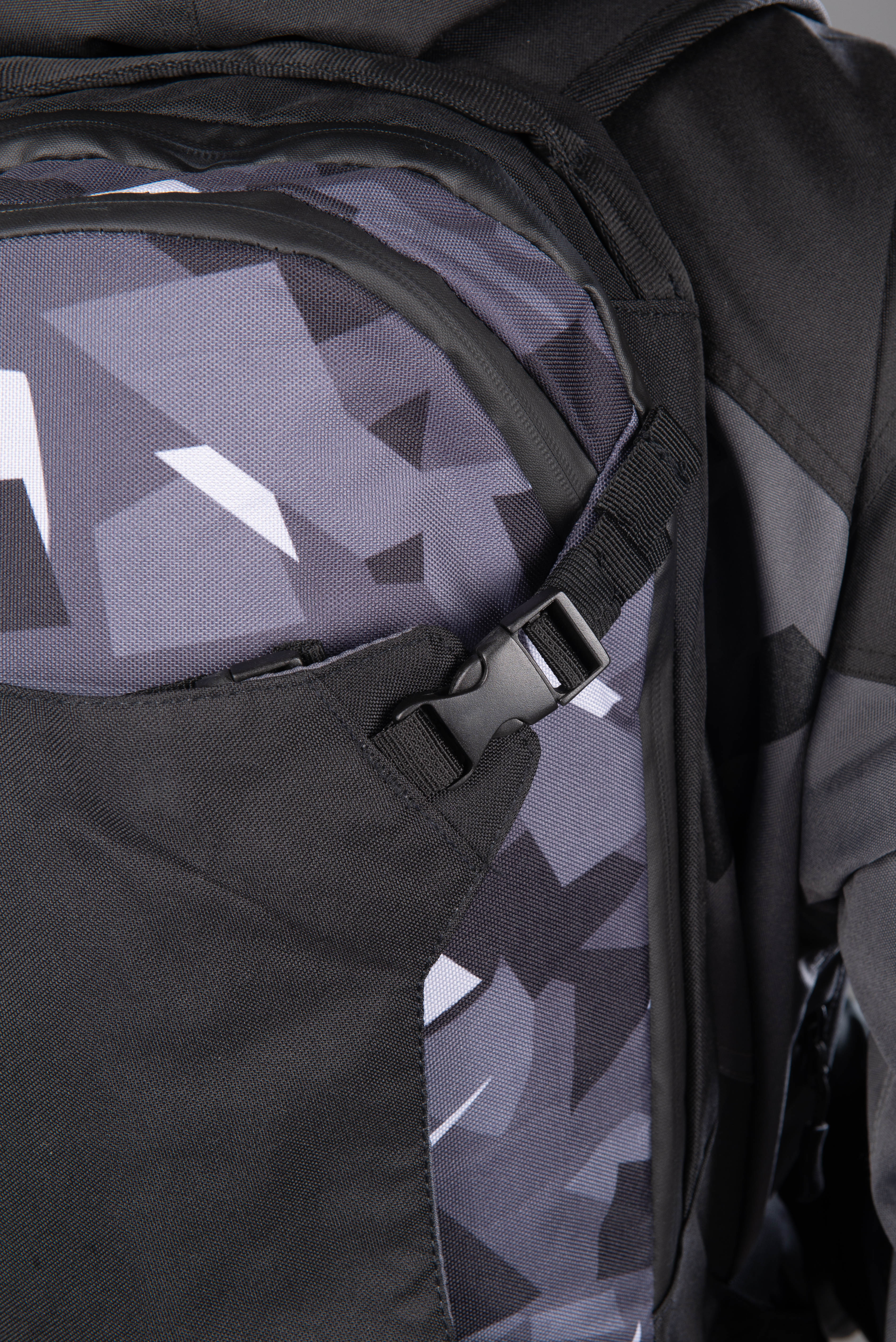 Sledstore Frigus 12 L Backpack