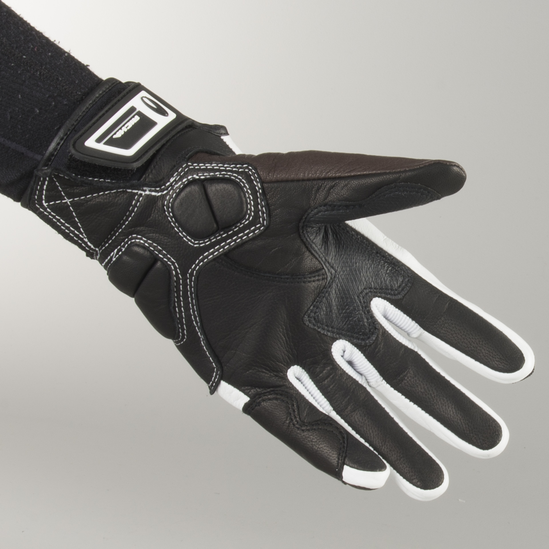 Richa Bunker Gloves