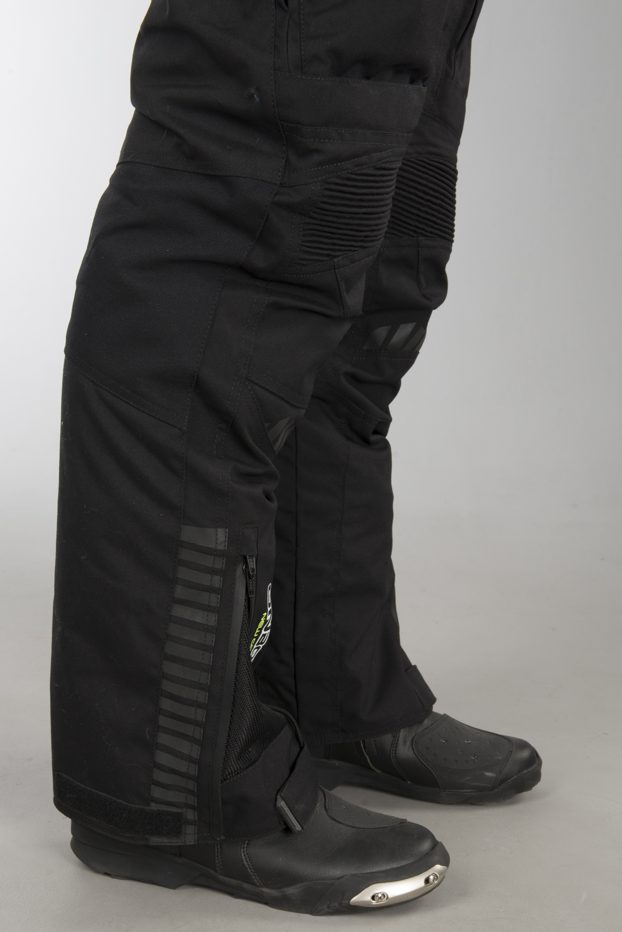 ON BOARD Stone 4 Seasons MC Trousers
