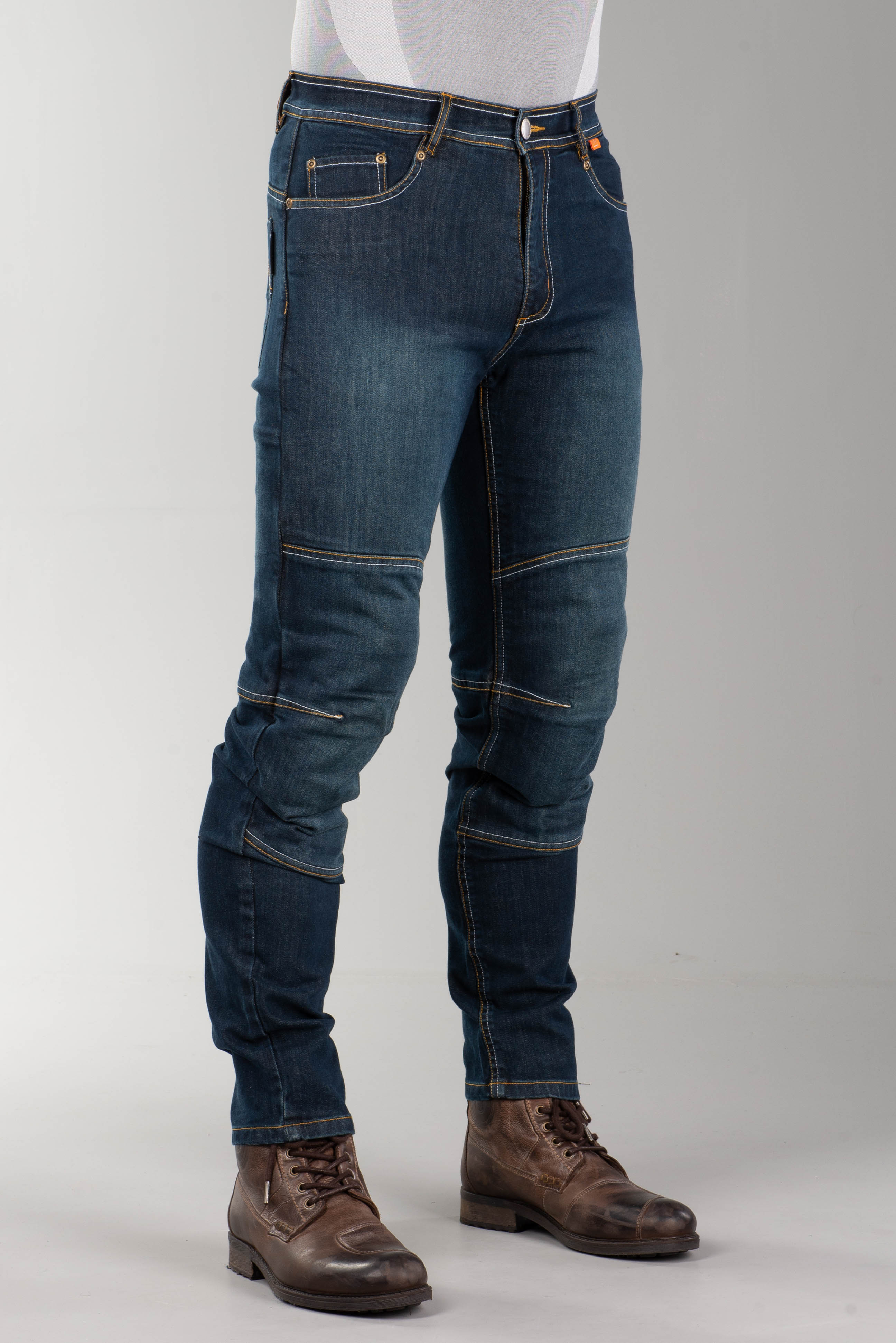 Vaqueros de Moto Richa Throne
