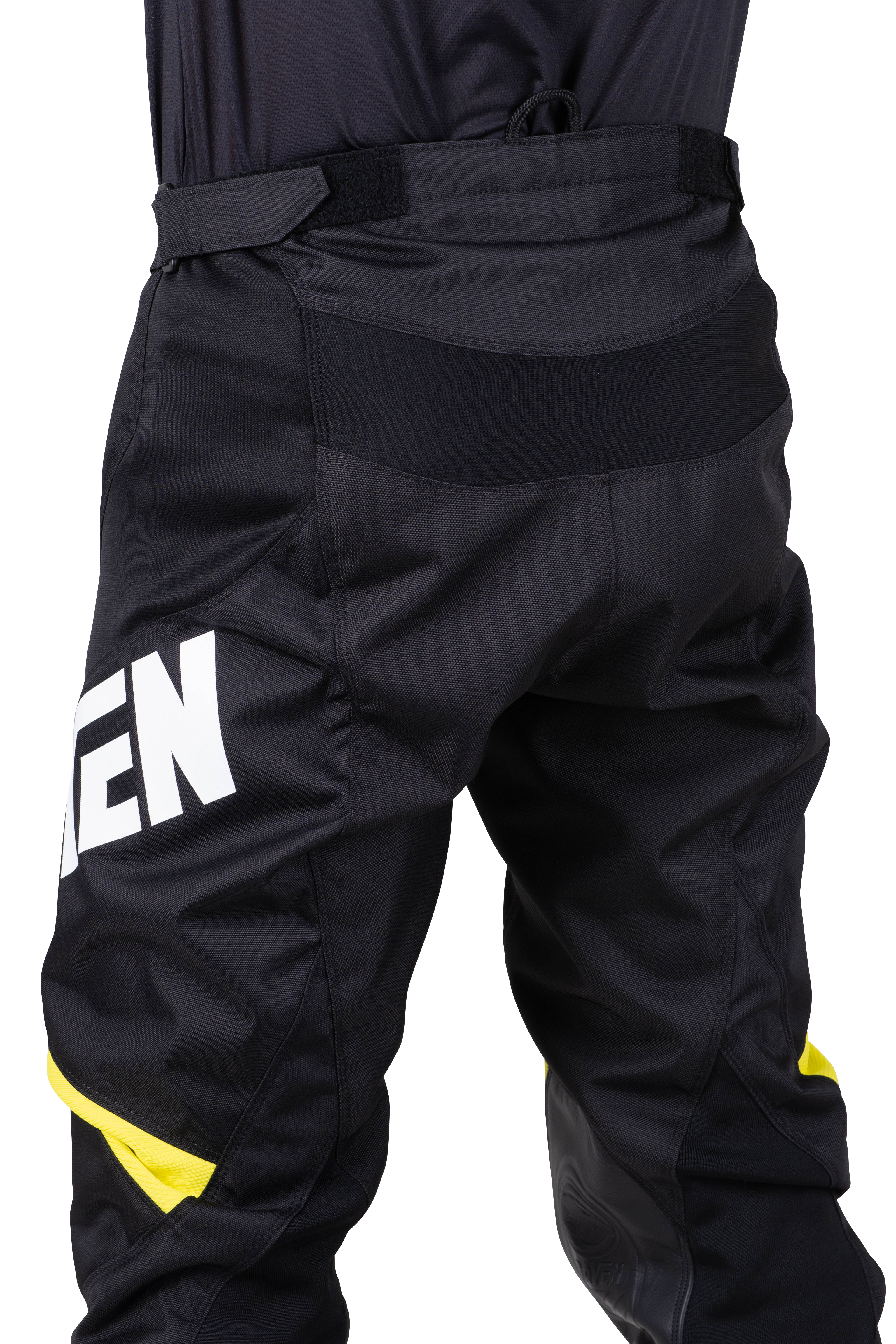 Pantalones de Cross Raven Verve