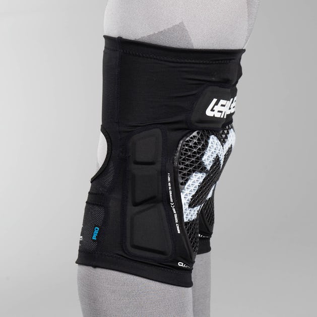 Leatt AirFlex Pro Knee Guard Black Get it dirt cheap! 24mx.co.uk Leatt AirFlex Pro Knee Guard Black Get it dirt cheap! 24mx.co.uk