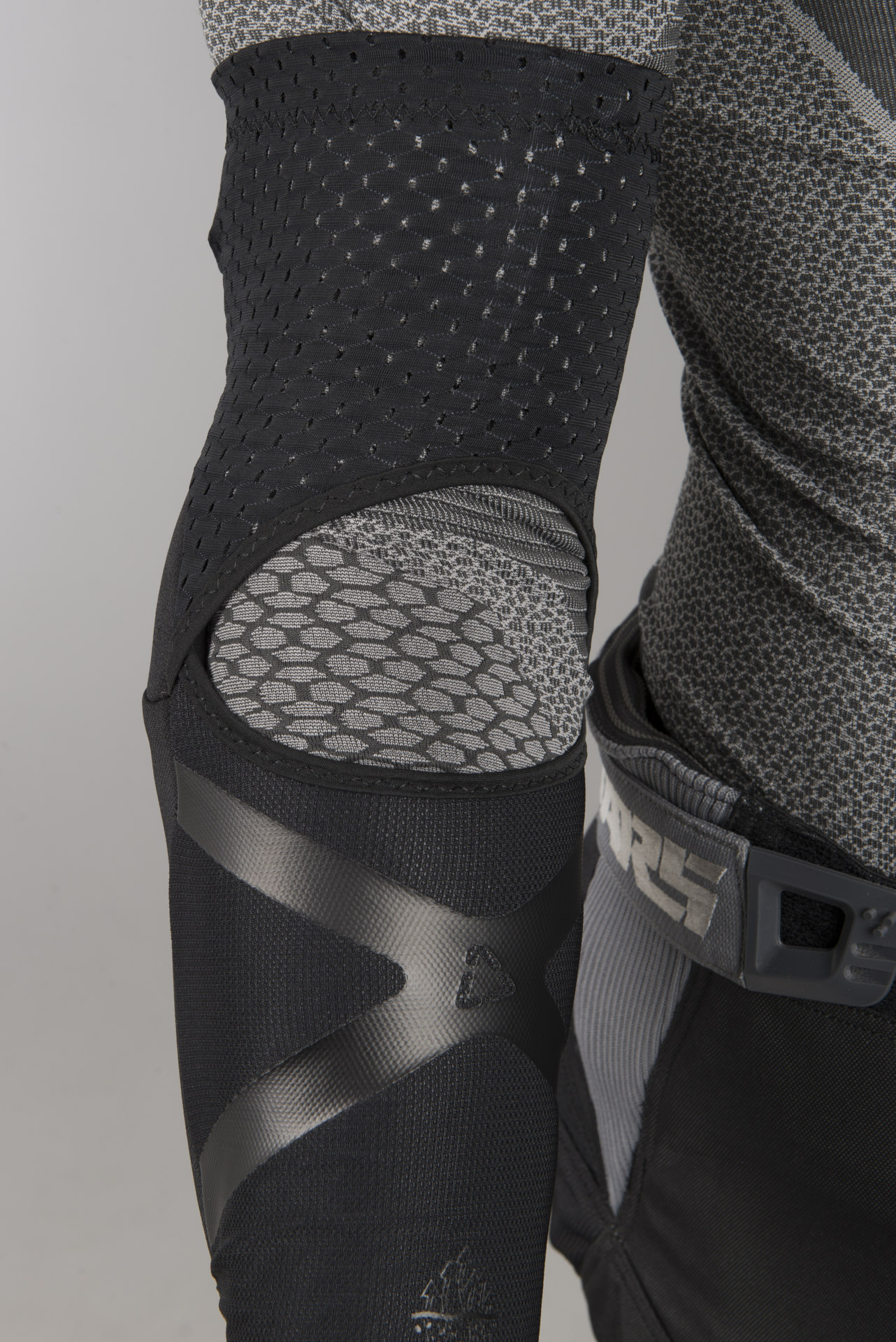 Leatt 3DF 6.0 Elbow Protection Black