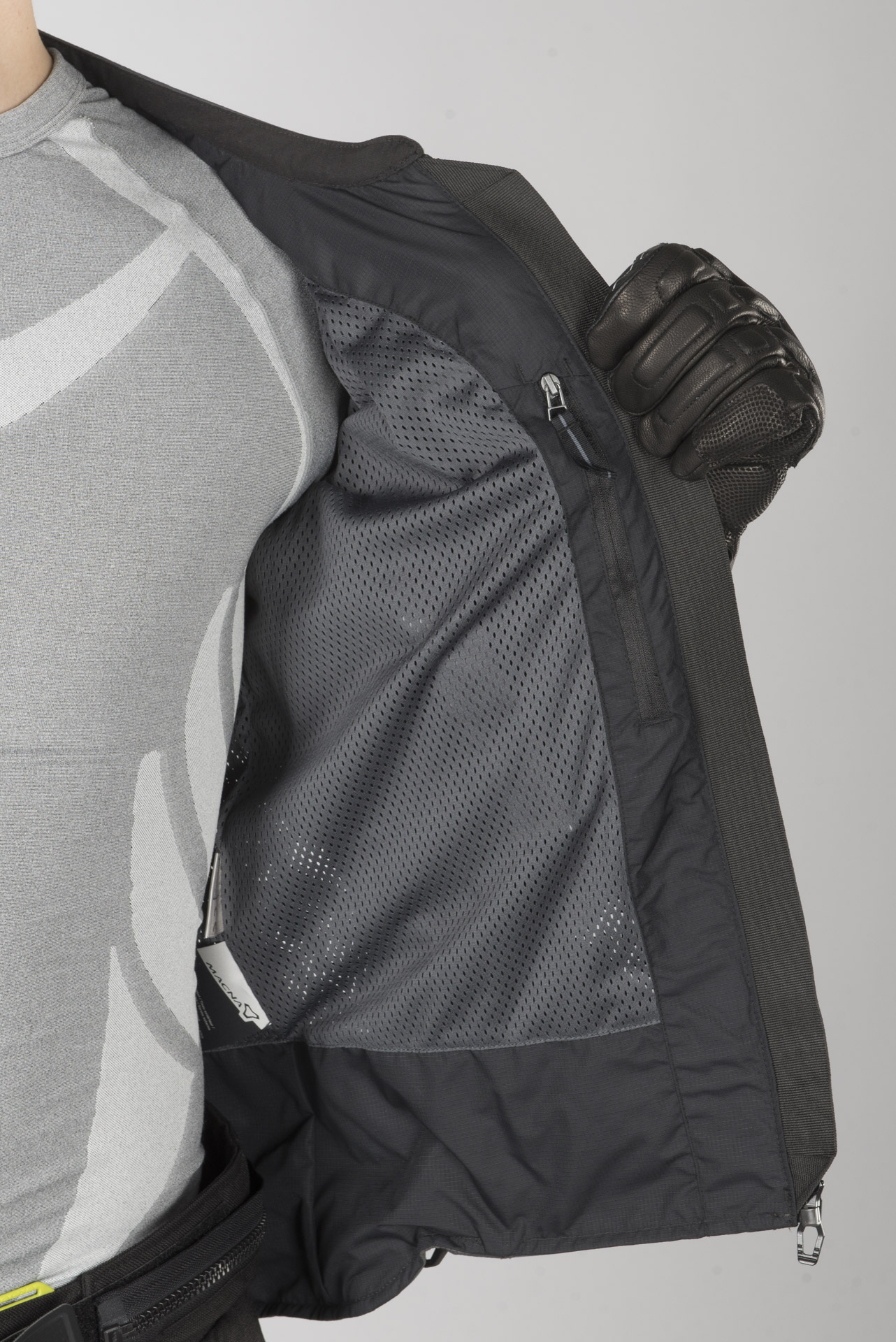Macna Velocity Night Eye Jacket -Reflective strips