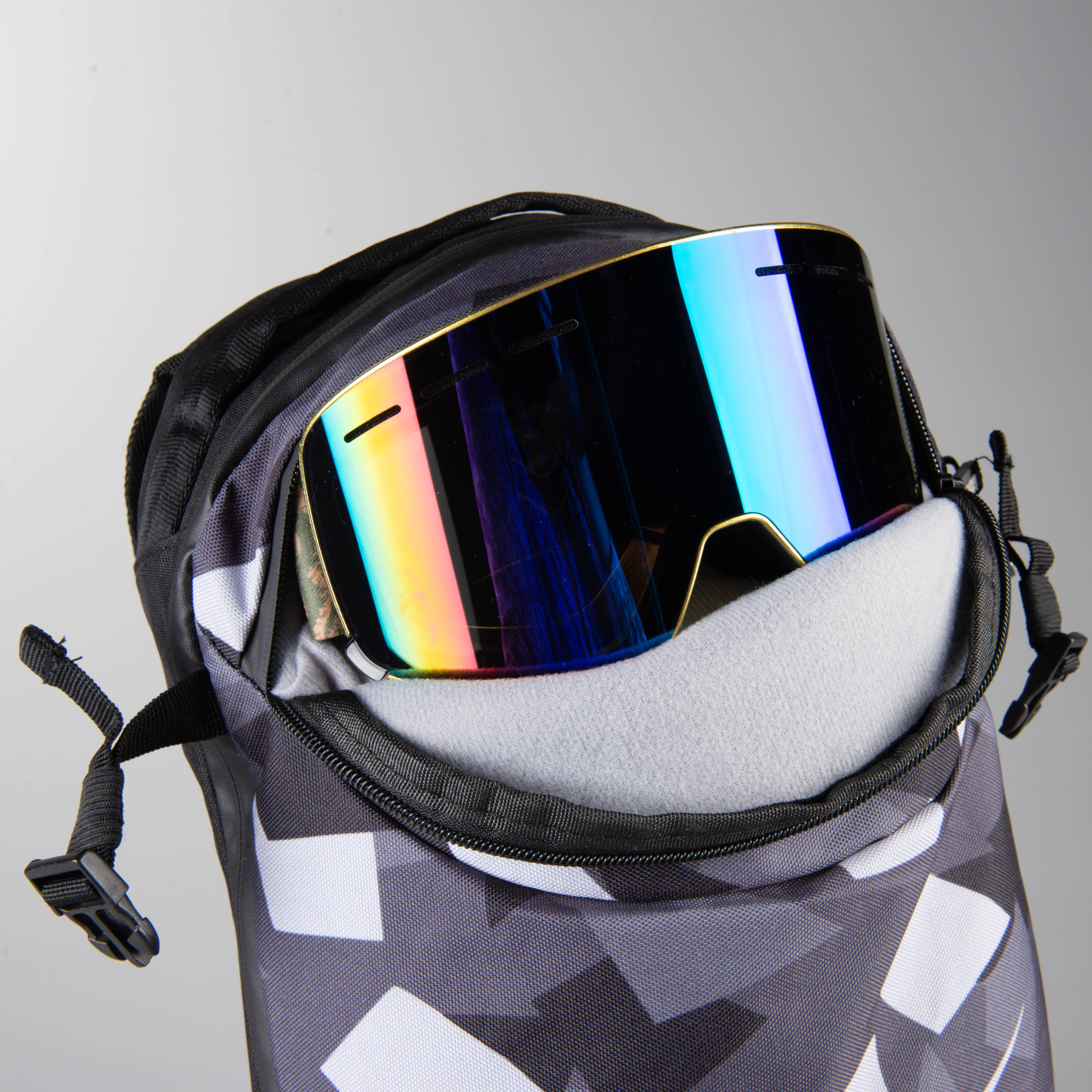 Sledstore Frigus 12 L Backpack